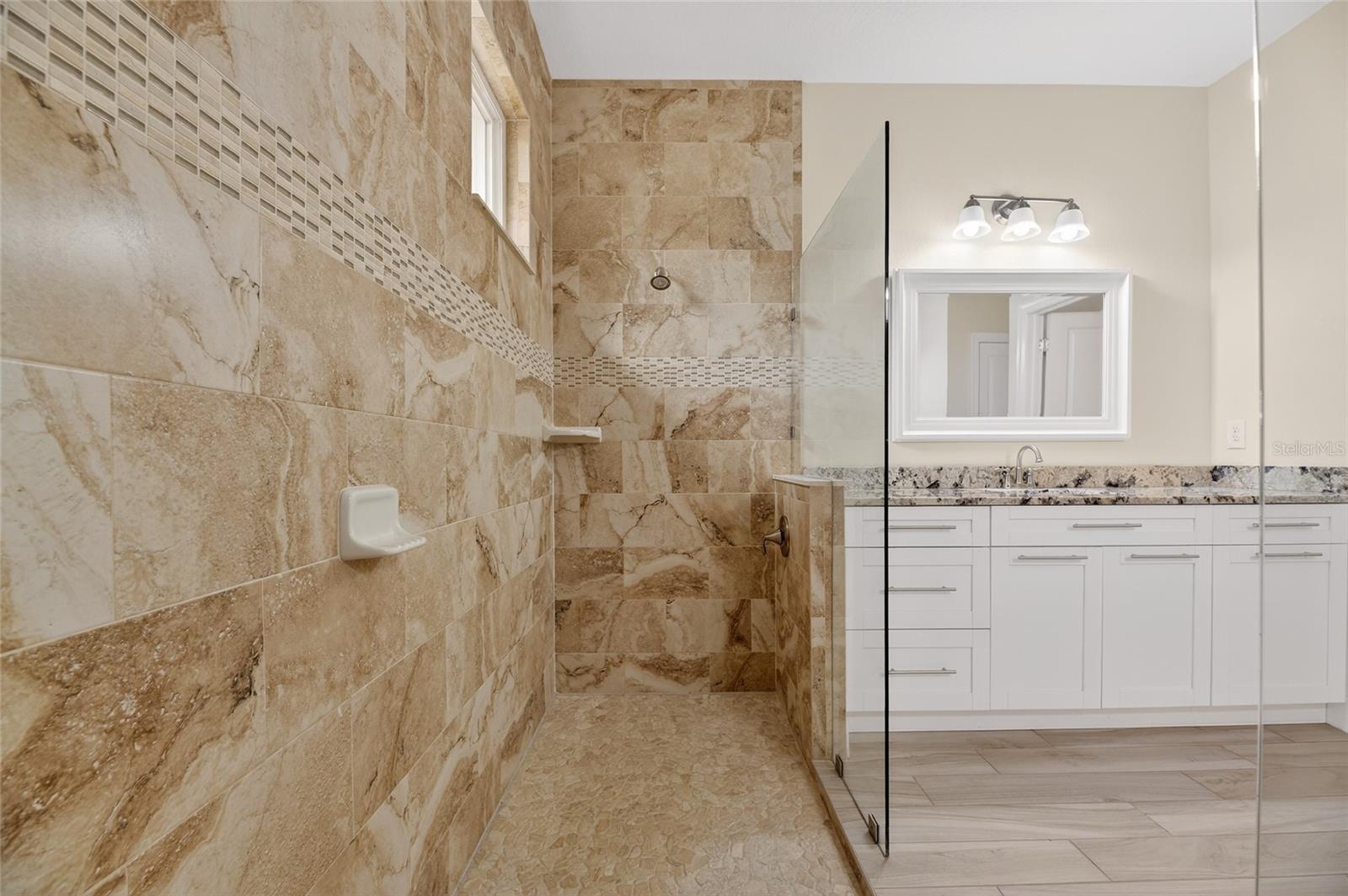 1008 W RIVER DR, TEMPLE TERRACE, FL, 33617