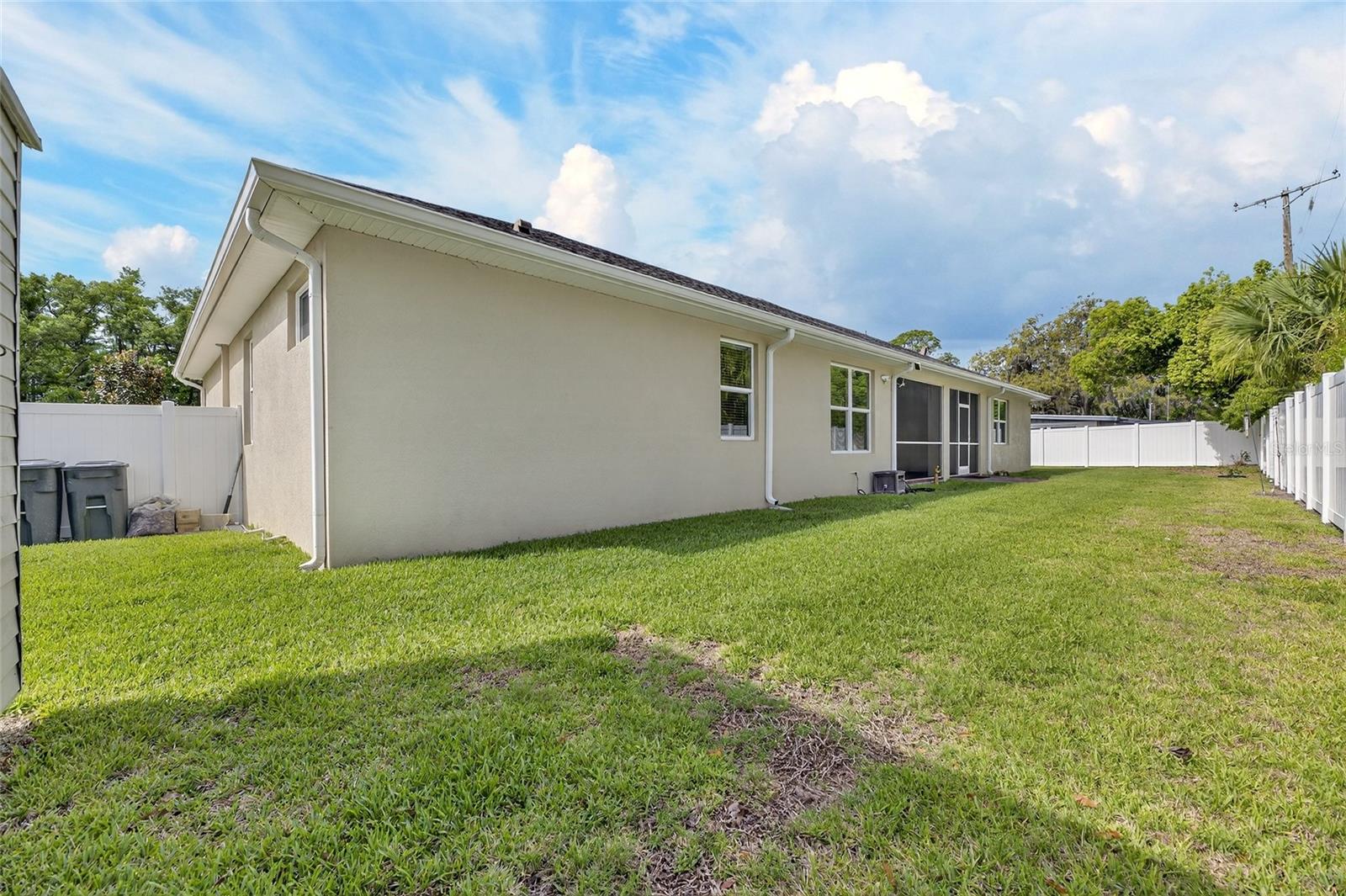1008 W RIVER DR, TEMPLE TERRACE, FL, 33617
