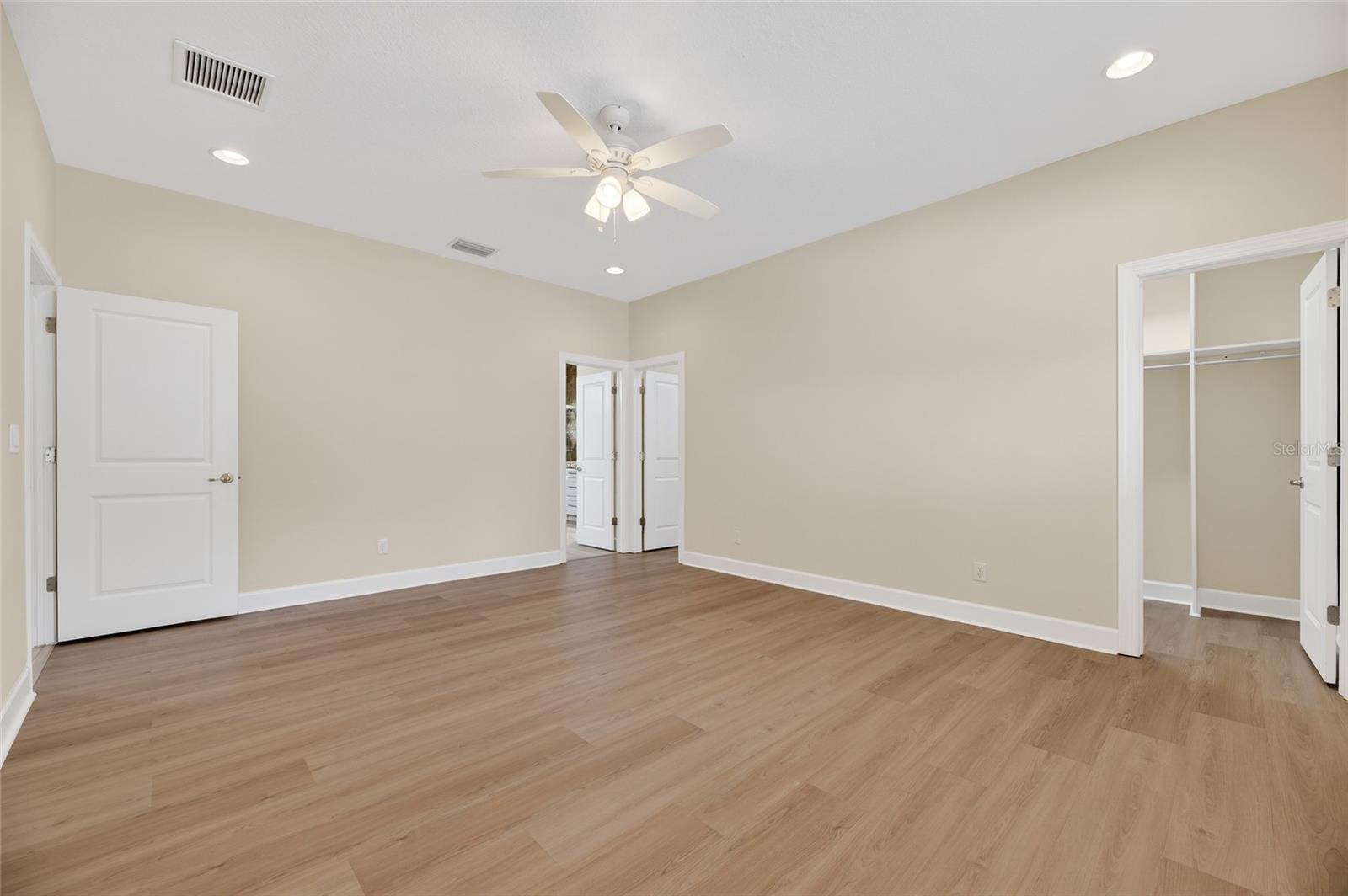 1008 W RIVER DR, TEMPLE TERRACE, FL, 33617