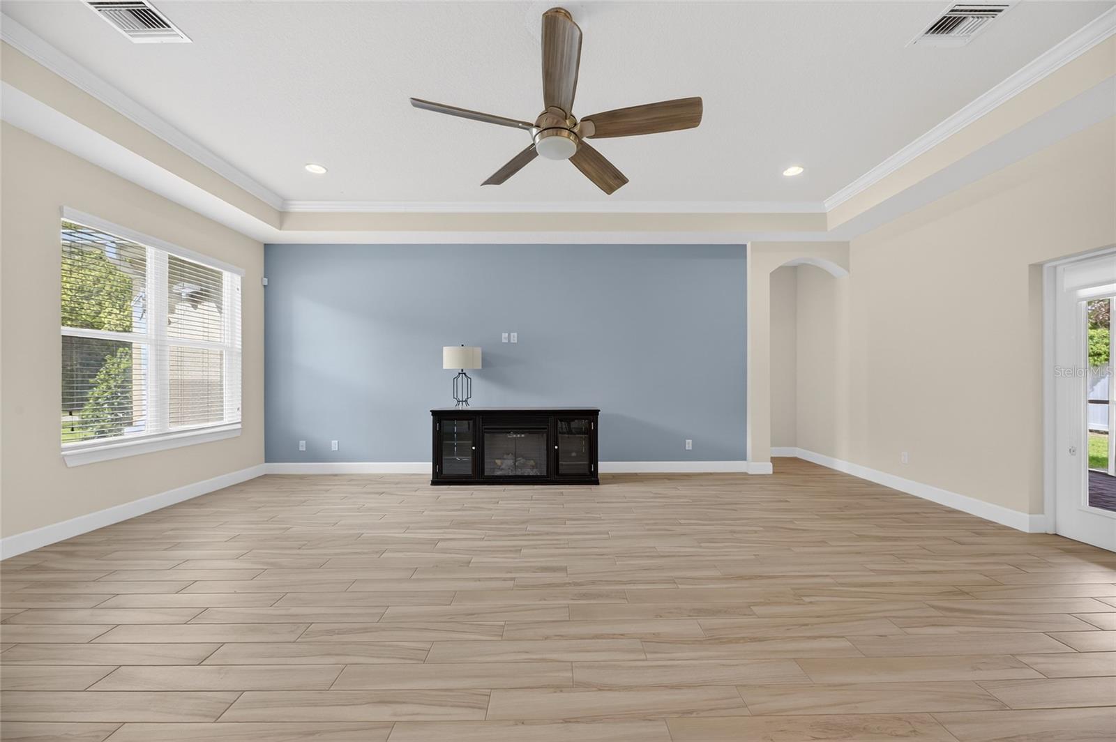 1008 W RIVER DR, TEMPLE TERRACE, FL, 33617