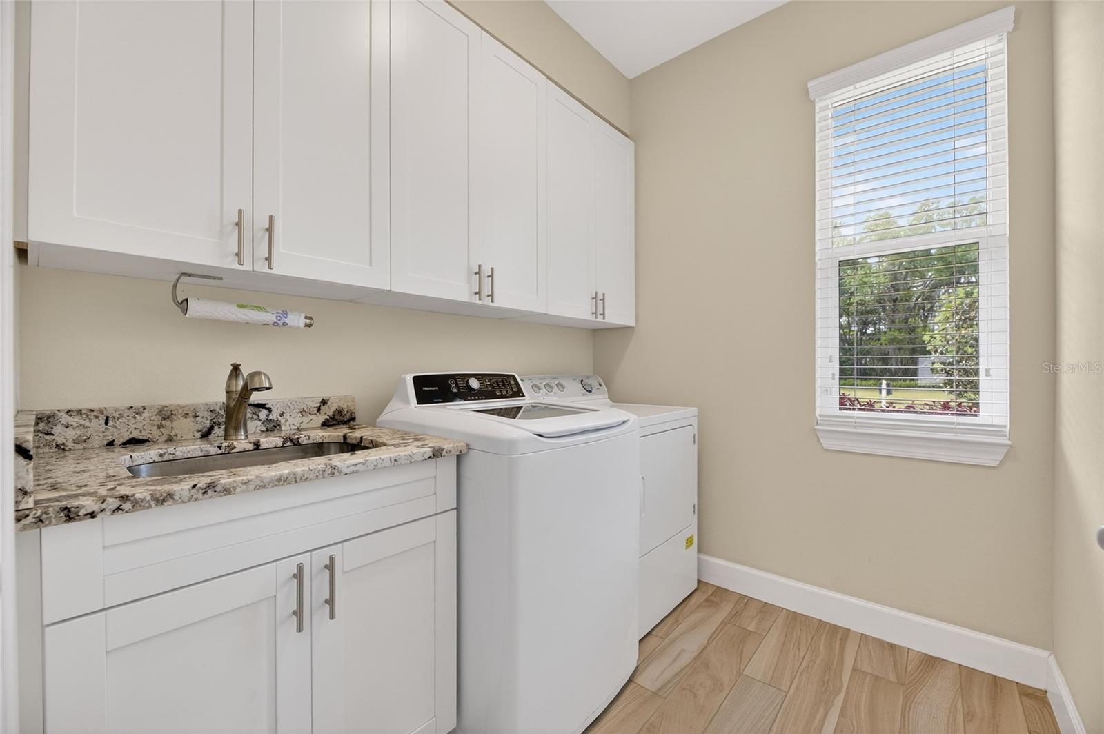 1008 W RIVER DR, TEMPLE TERRACE, FL, 33617