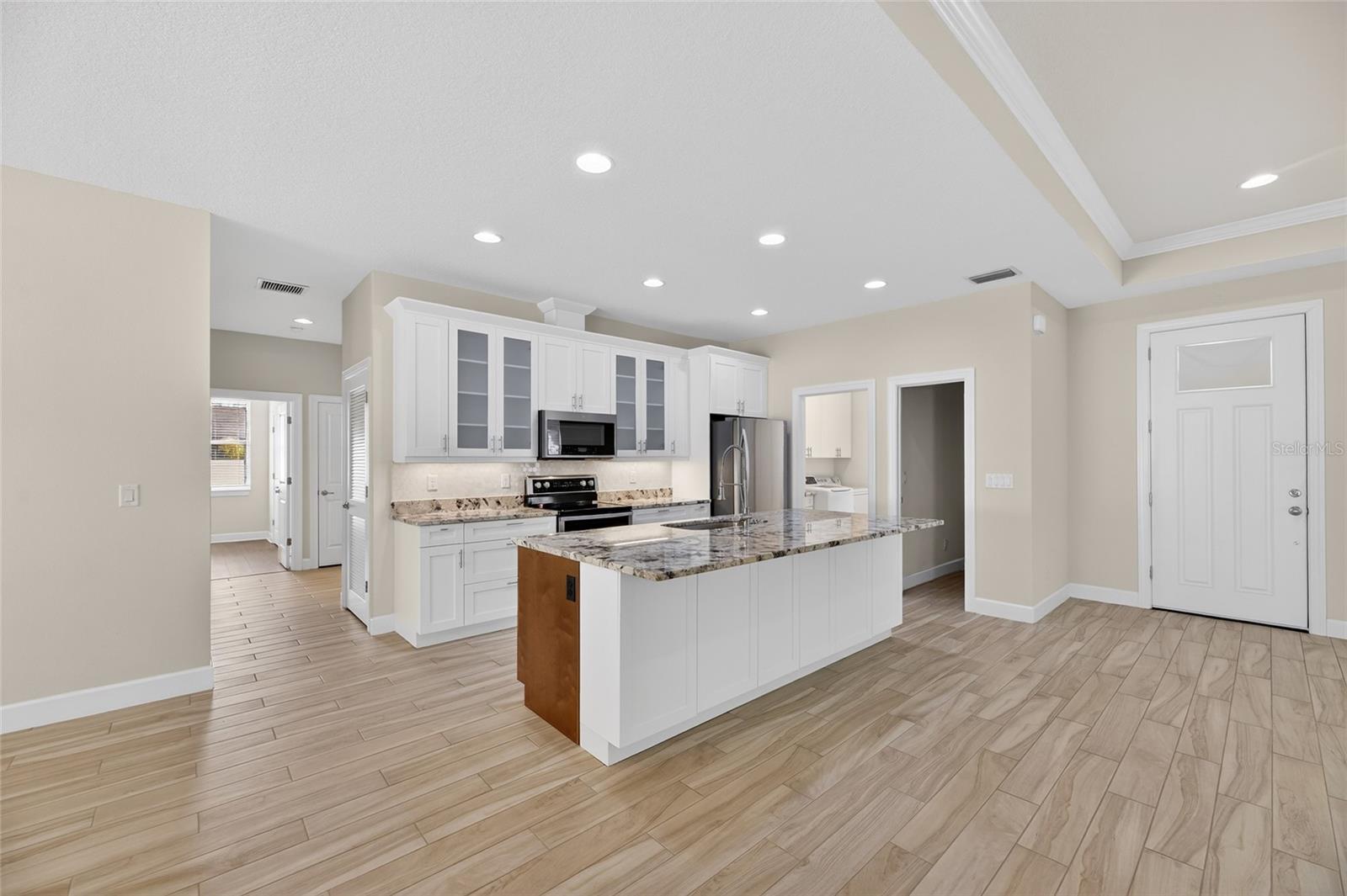 1008 W RIVER DR, TEMPLE TERRACE, FL, 33617