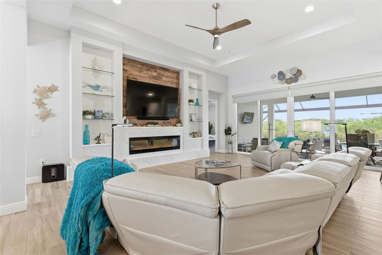8245 GRANDE SHORES DR, SARASOTA, FL, 34240
