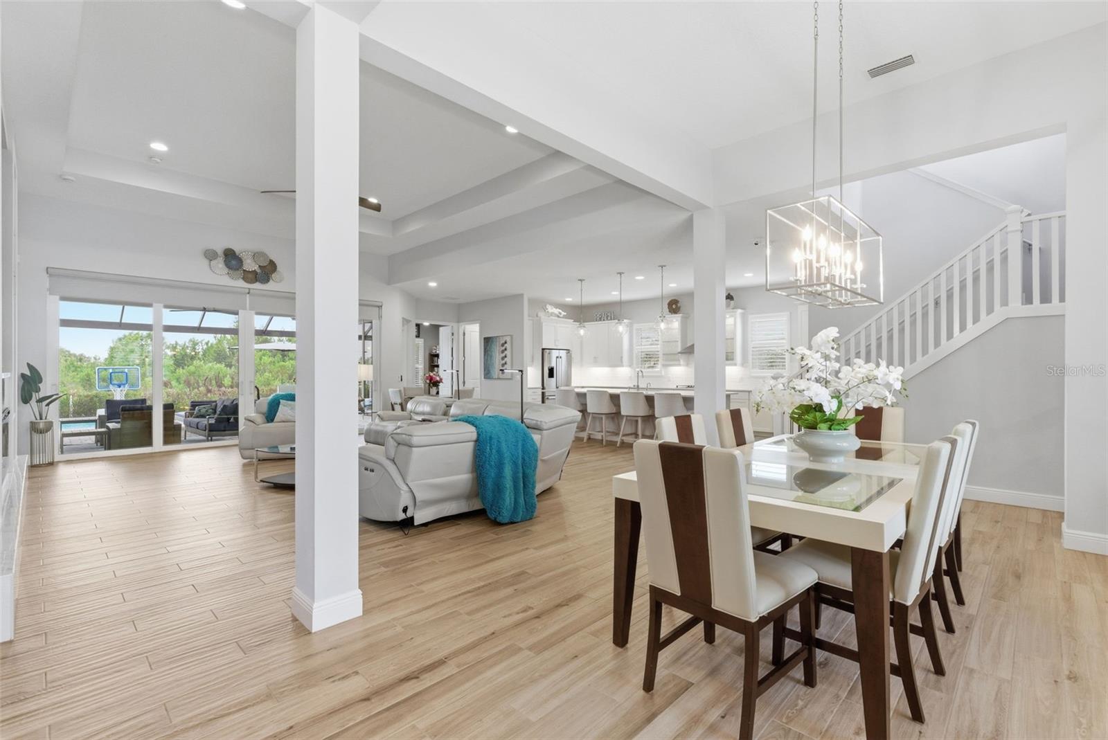 8245 GRANDE SHORES DR, SARASOTA, FL, 34240