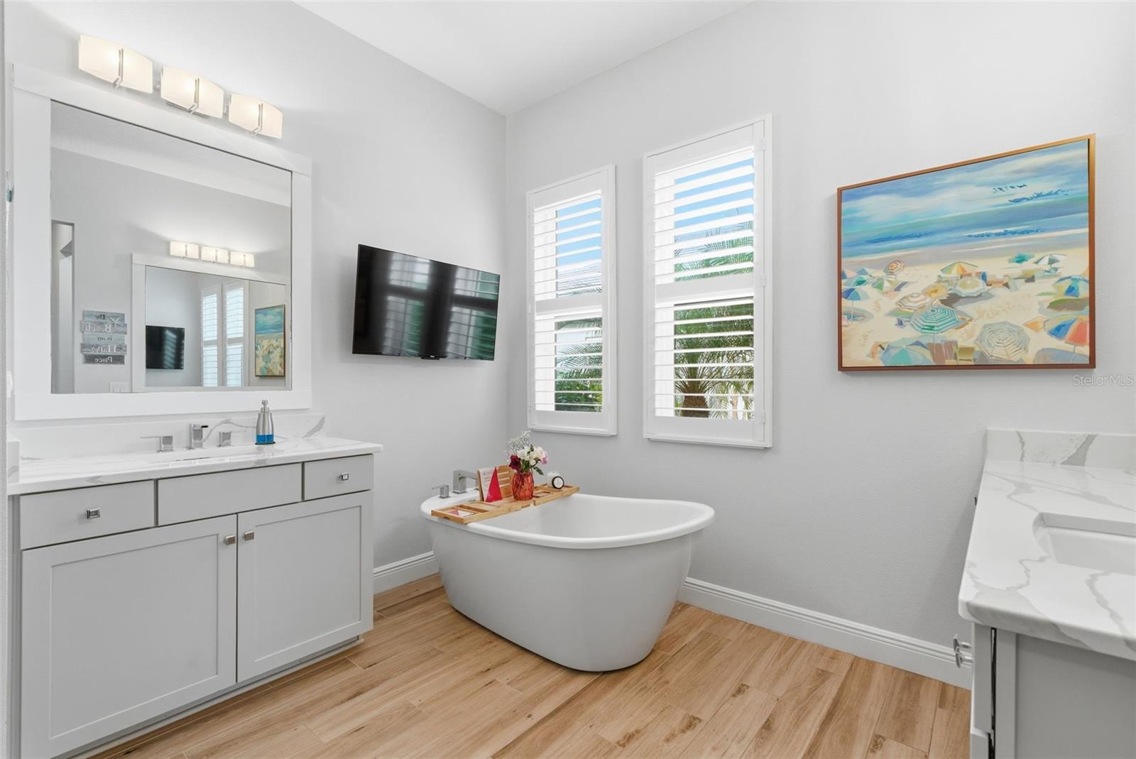 8245 GRANDE SHORES DR, SARASOTA, FL, 34240