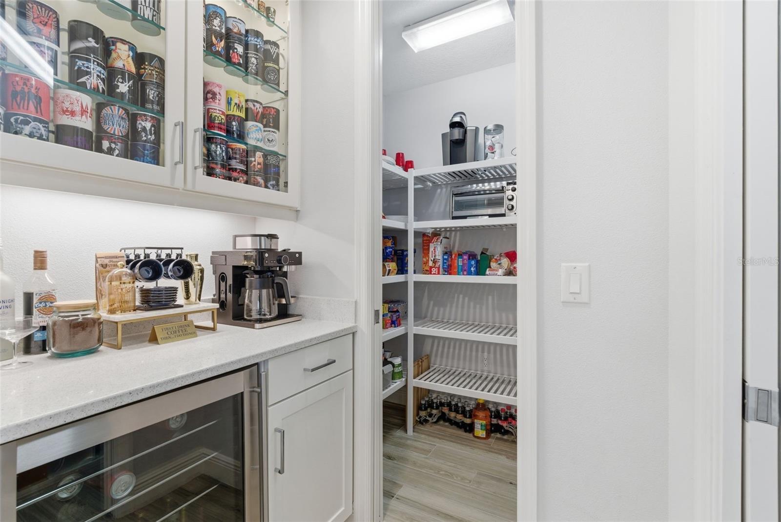 8245 GRANDE SHORES DR, SARASOTA, FL, 34240