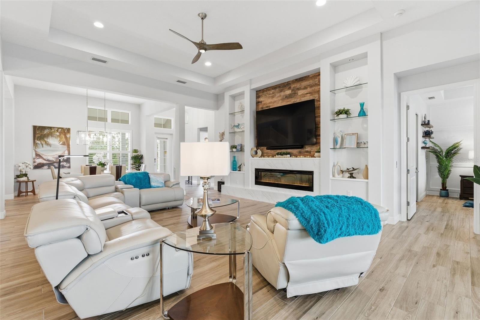 8245 GRANDE SHORES DR, SARASOTA, FL, 34240