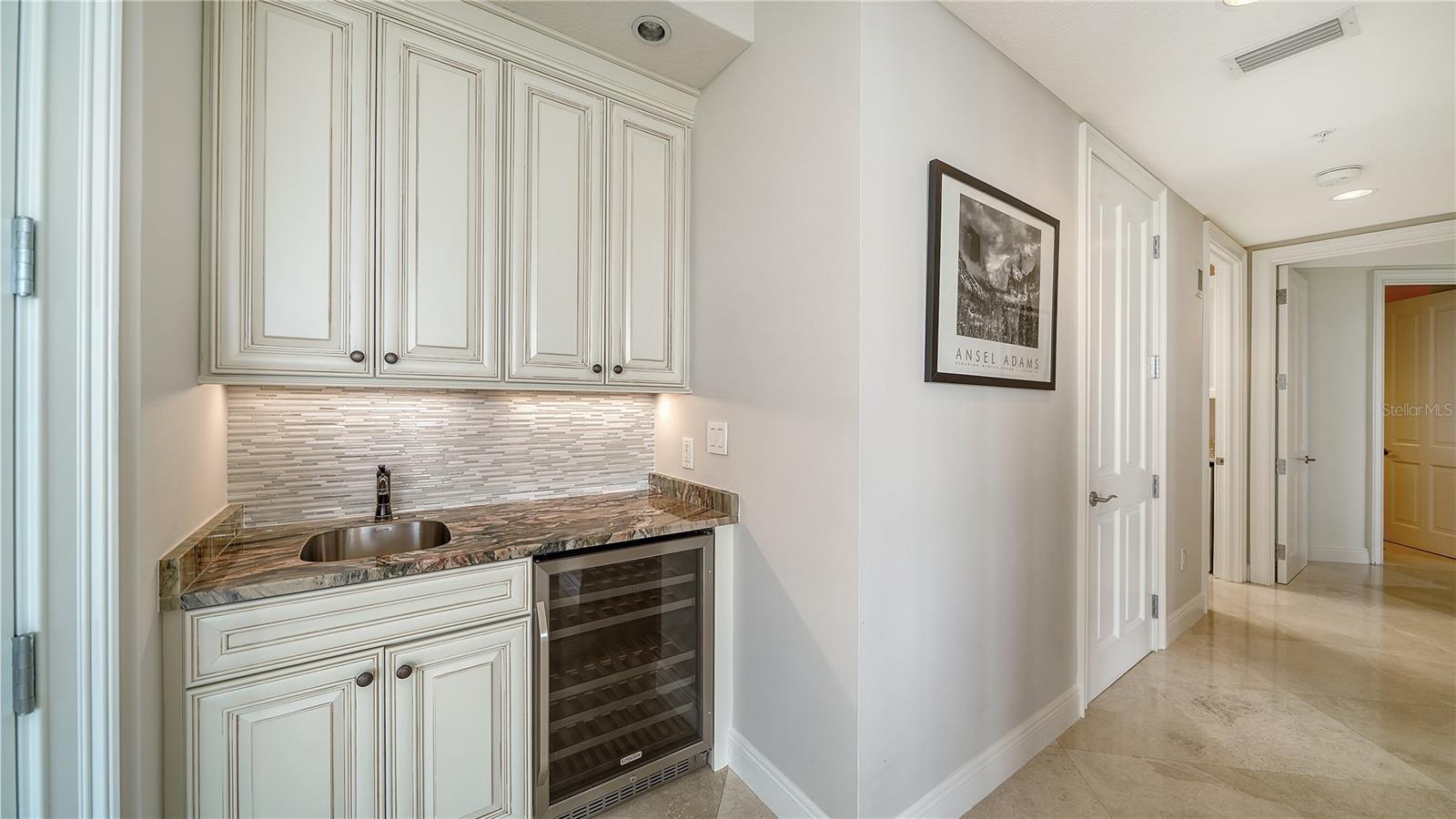 1300 BENJAMIN FRANKLIN DR #701, SARASOTA, FL, 34236