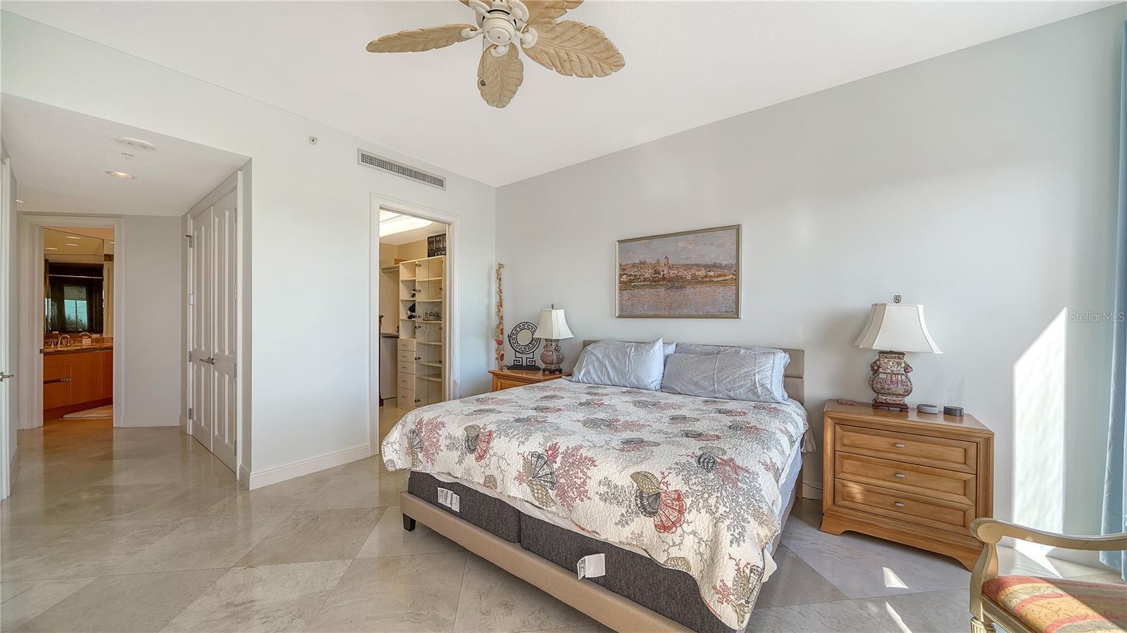 1300 BENJAMIN FRANKLIN DR #701, SARASOTA, FL, 34236