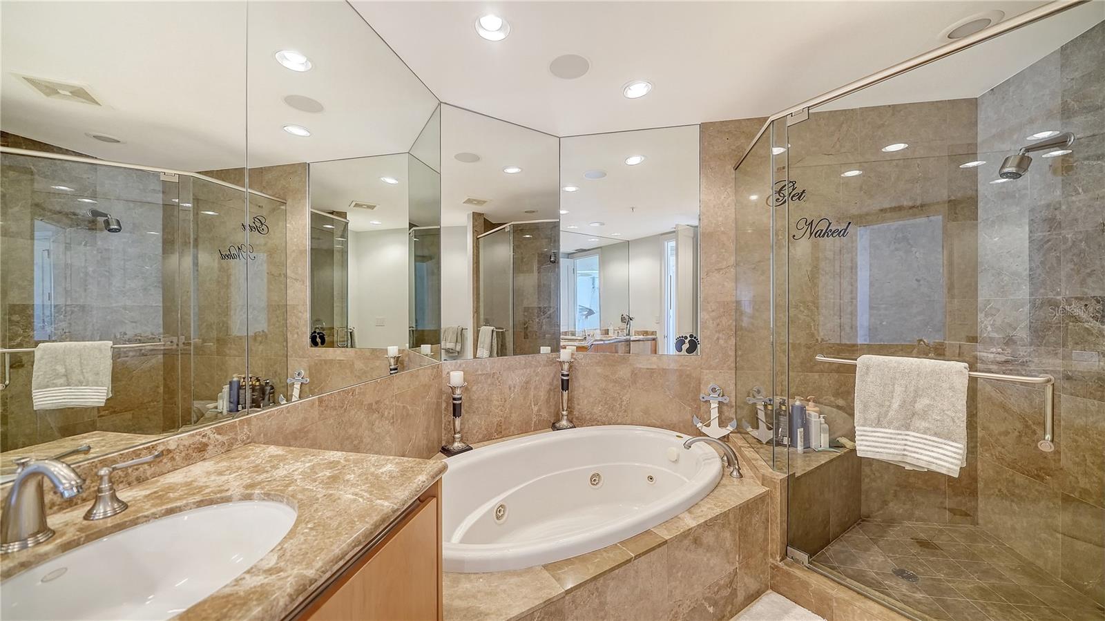 1300 BENJAMIN FRANKLIN DR #701, SARASOTA, FL, 34236