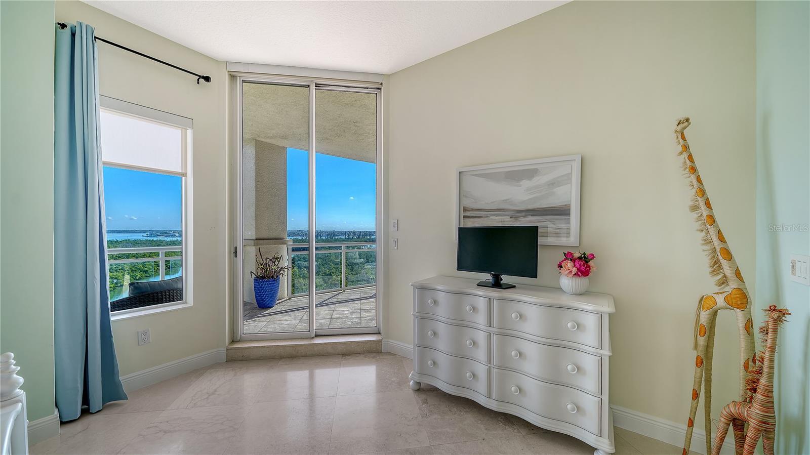 1300 BENJAMIN FRANKLIN DR #701, SARASOTA, FL, 34236