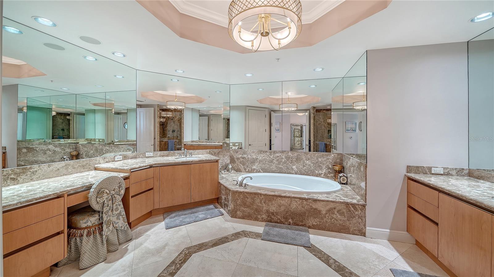 1300 BENJAMIN FRANKLIN DR #701, SARASOTA, FL, 34236