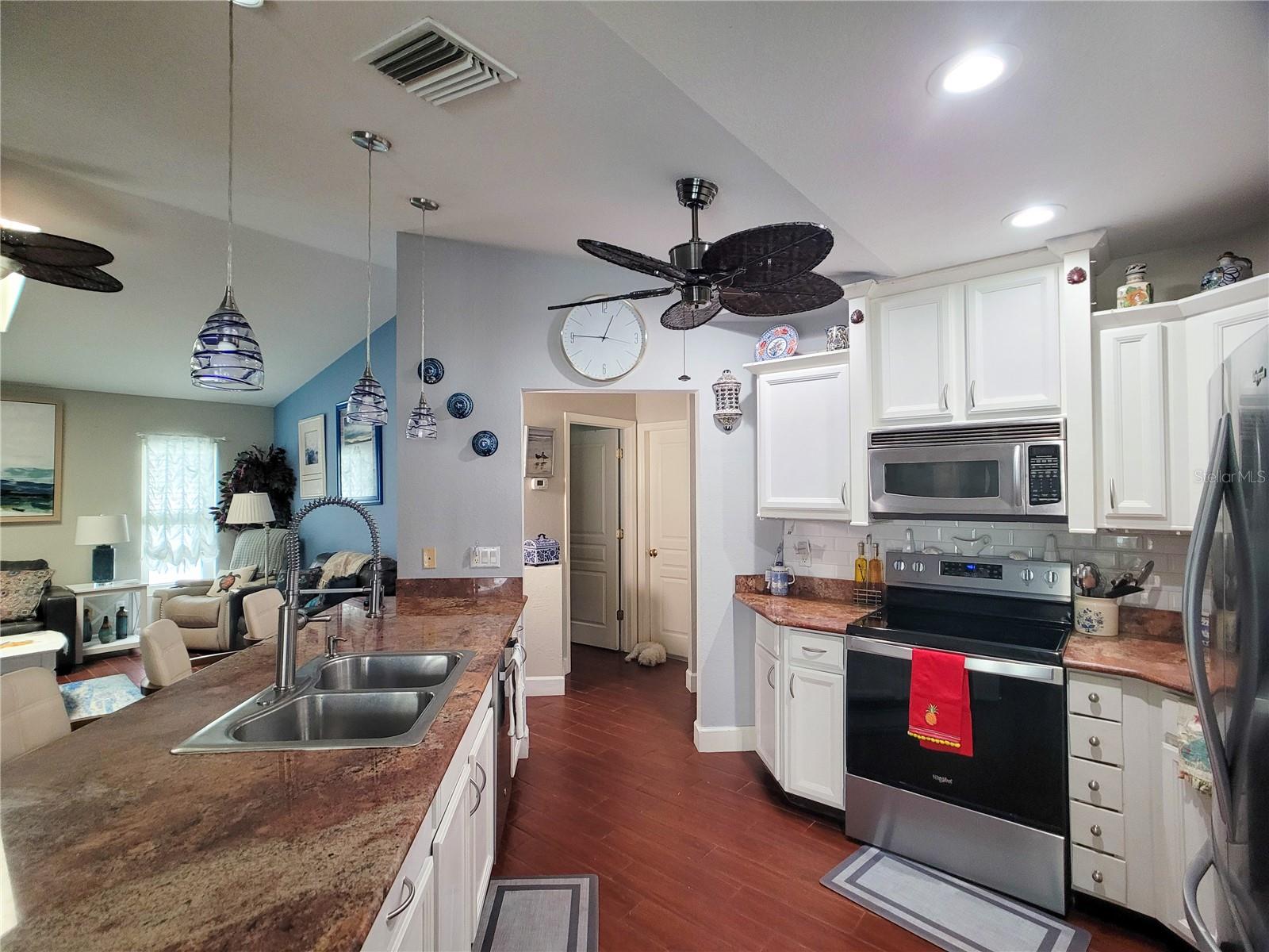 364 MACARTHUR DR, PORT CHARLOTTE, FL, 33954