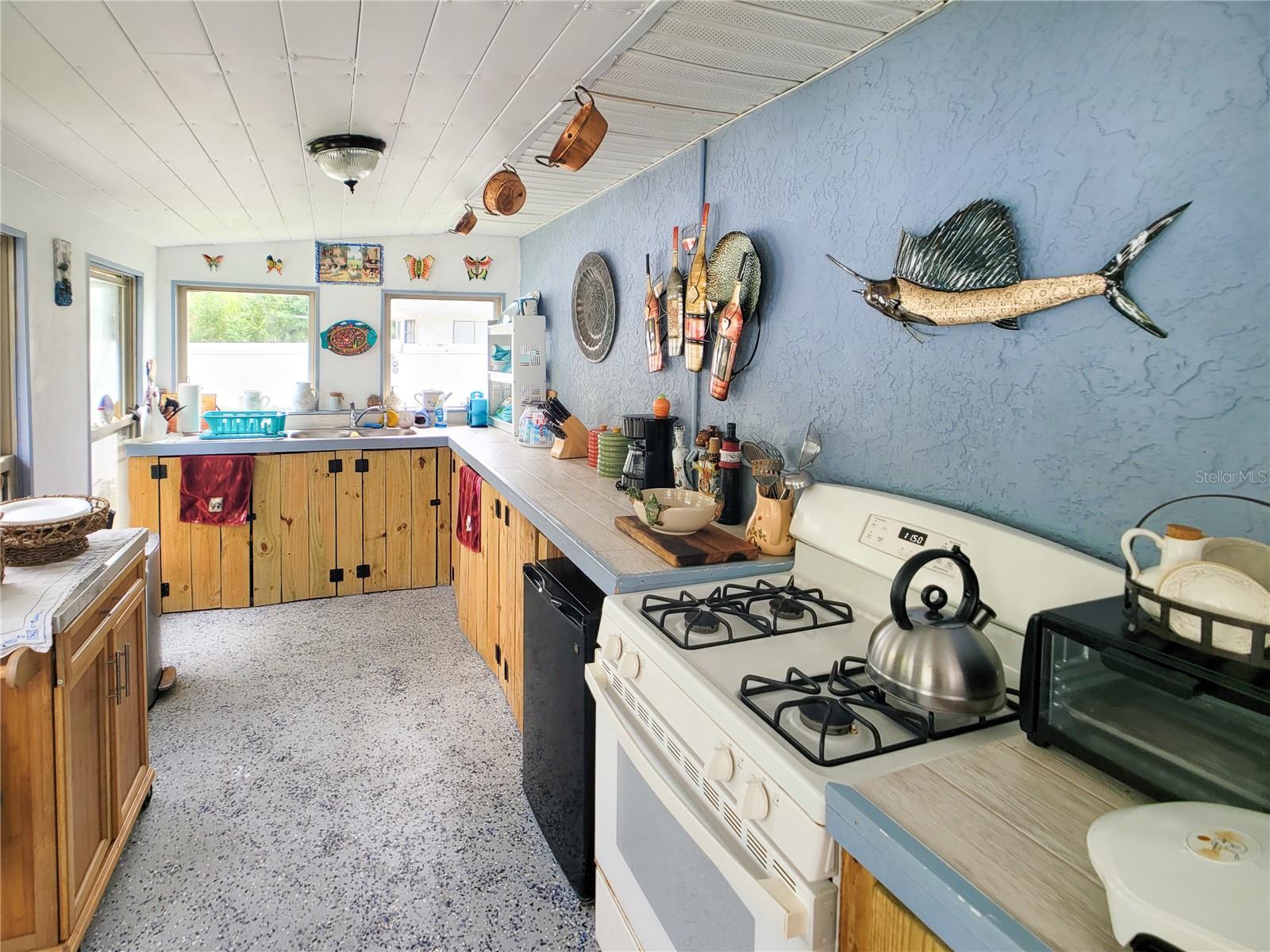 364 MACARTHUR DR, PORT CHARLOTTE, FL, 33954