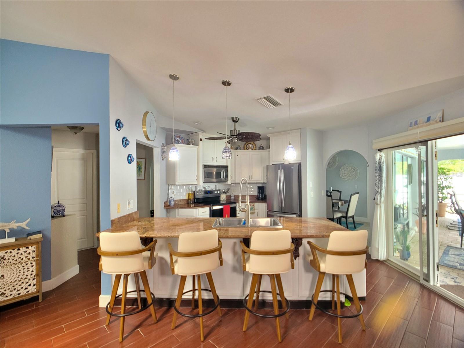 364 MACARTHUR DR, PORT CHARLOTTE, FL, 33954