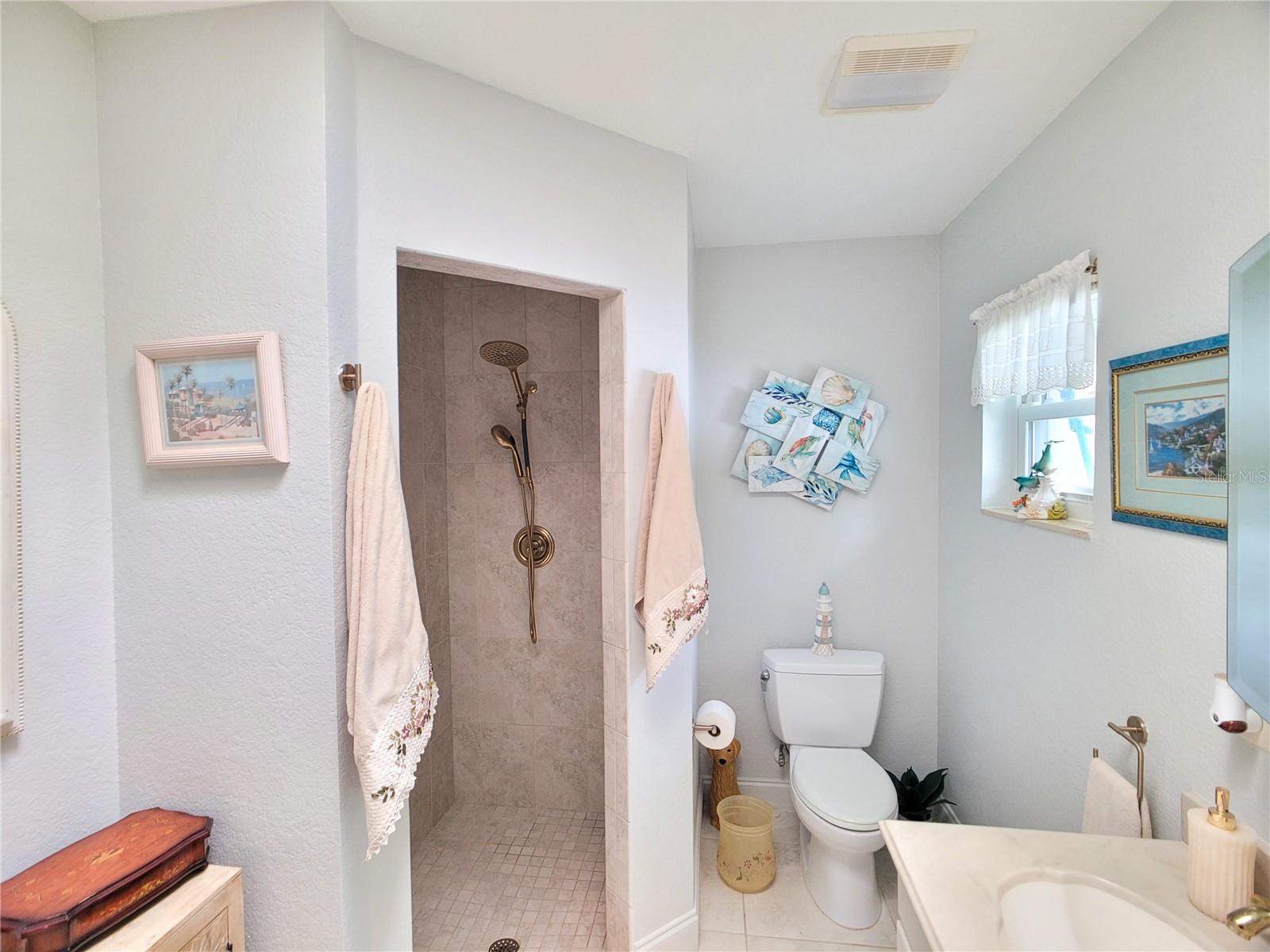364 MACARTHUR DR, PORT CHARLOTTE, FL, 33954