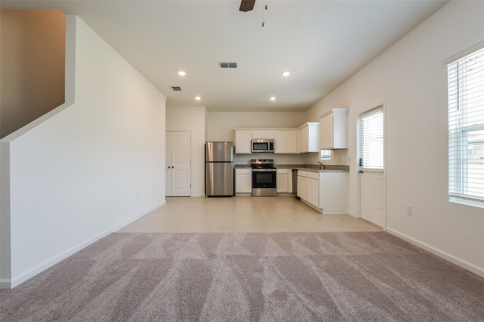 2042 HEMINGWAY CIR, GROVELAND, FL, 34736