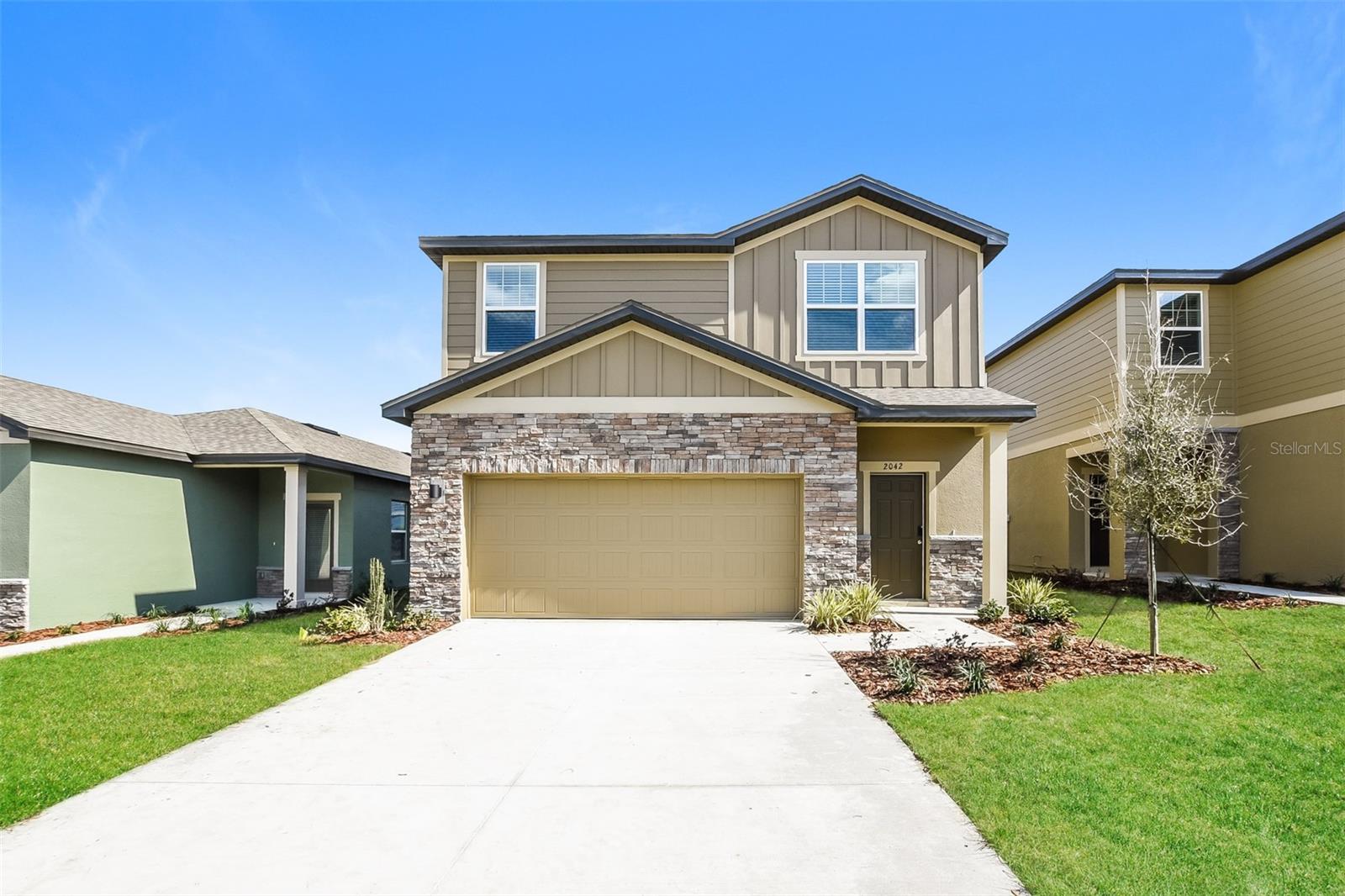 2042 HEMINGWAY CIR, GROVELAND, FL, 34736