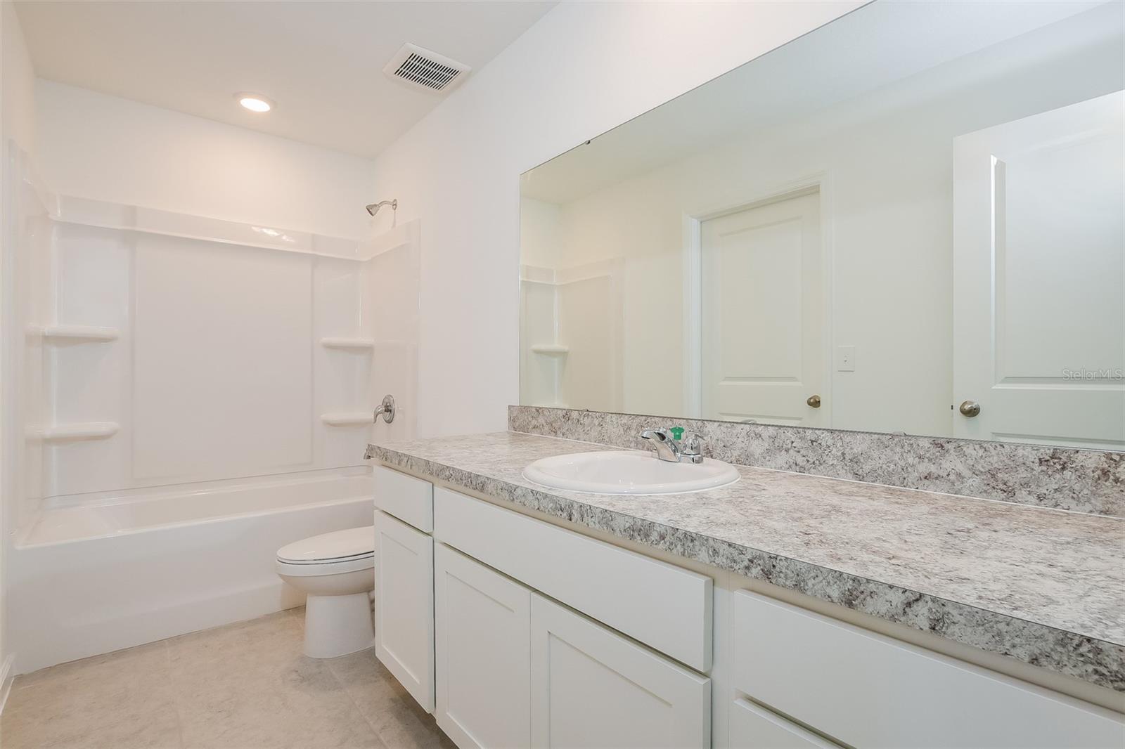 2042 HEMINGWAY CIR, GROVELAND, FL, 34736