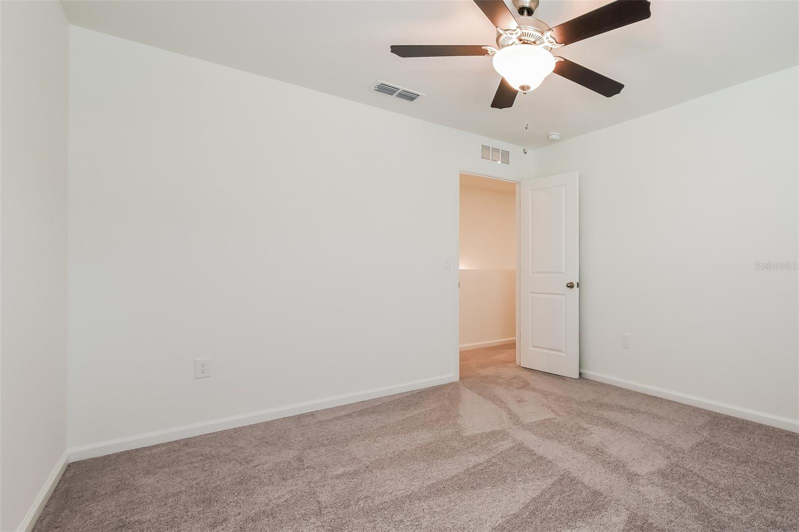 2042 HEMINGWAY CIR, GROVELAND, FL, 34736