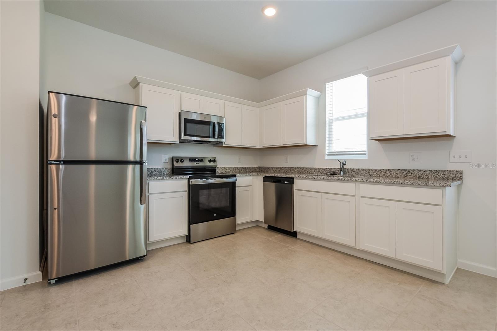 2042 HEMINGWAY CIR, GROVELAND, FL, 34736