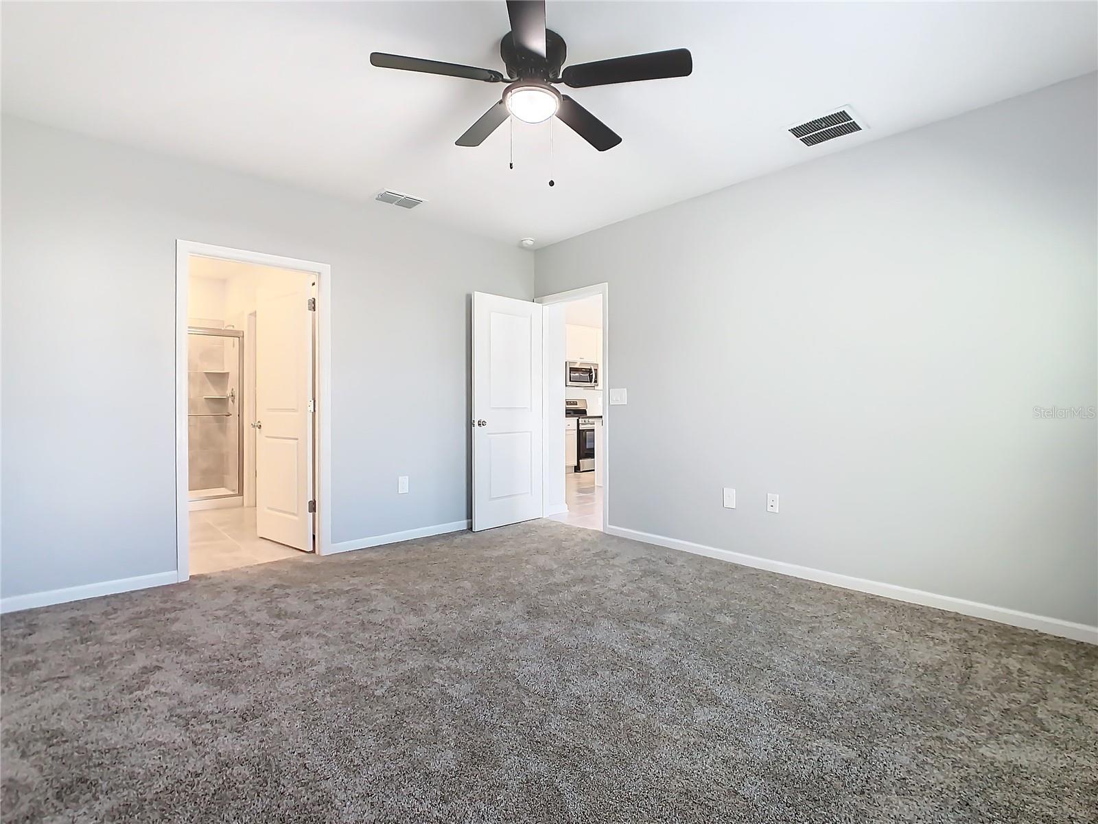 1033 HOLDEN WAY, EAGLE LAKE, FL, 33839
