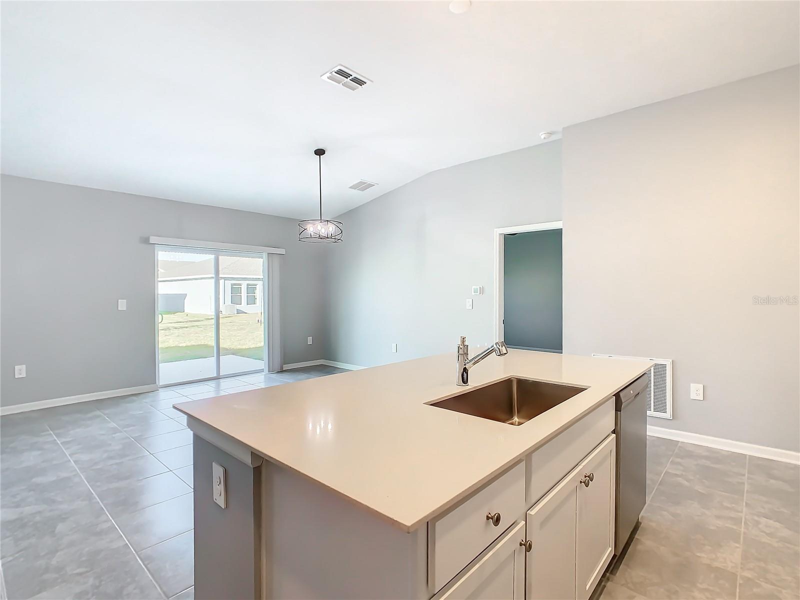 1033 HOLDEN WAY, EAGLE LAKE, FL, 33839