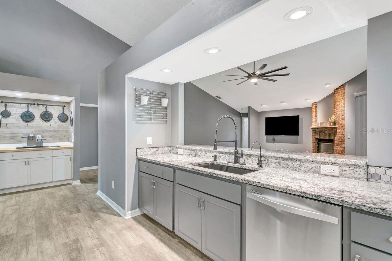 4506 COUNTRY GATE CT, VALRICO, FL, 33596