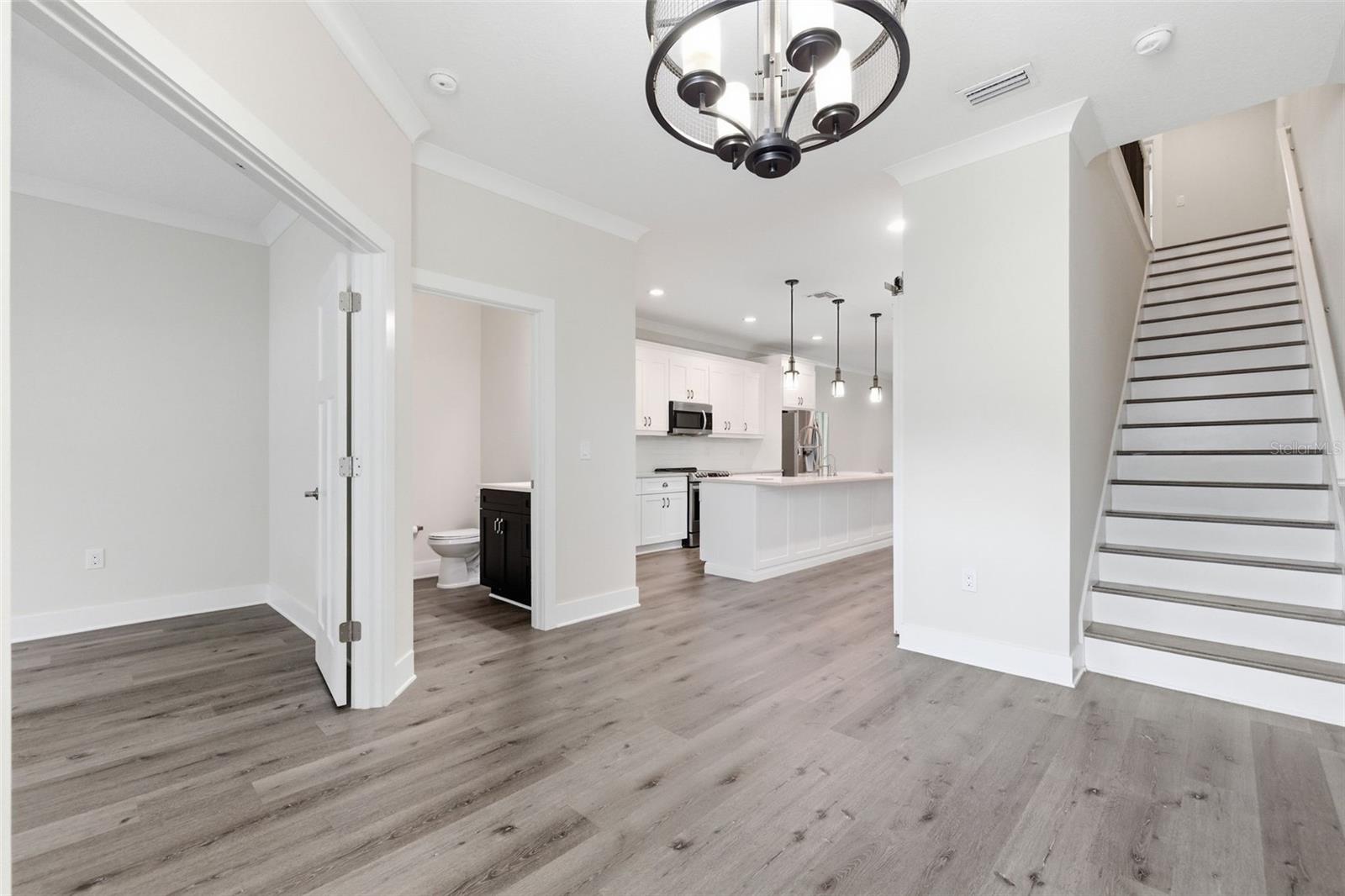 1225 SAVONA DR NE, ST PETERSBURG, FL, 33702