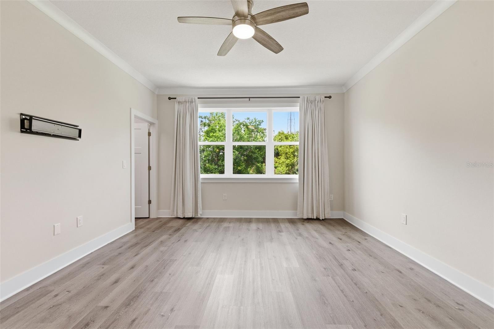 1225 SAVONA DR NE, ST PETERSBURG, FL, 33702