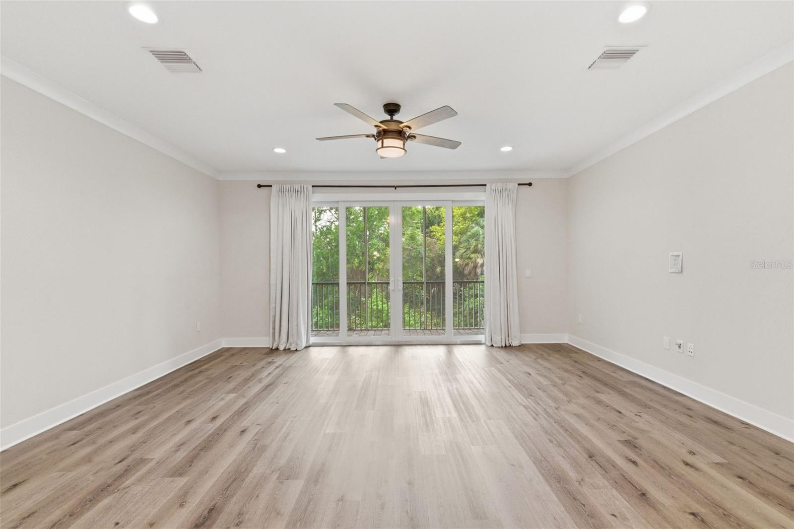 1225 SAVONA DR NE, ST PETERSBURG, FL, 33702