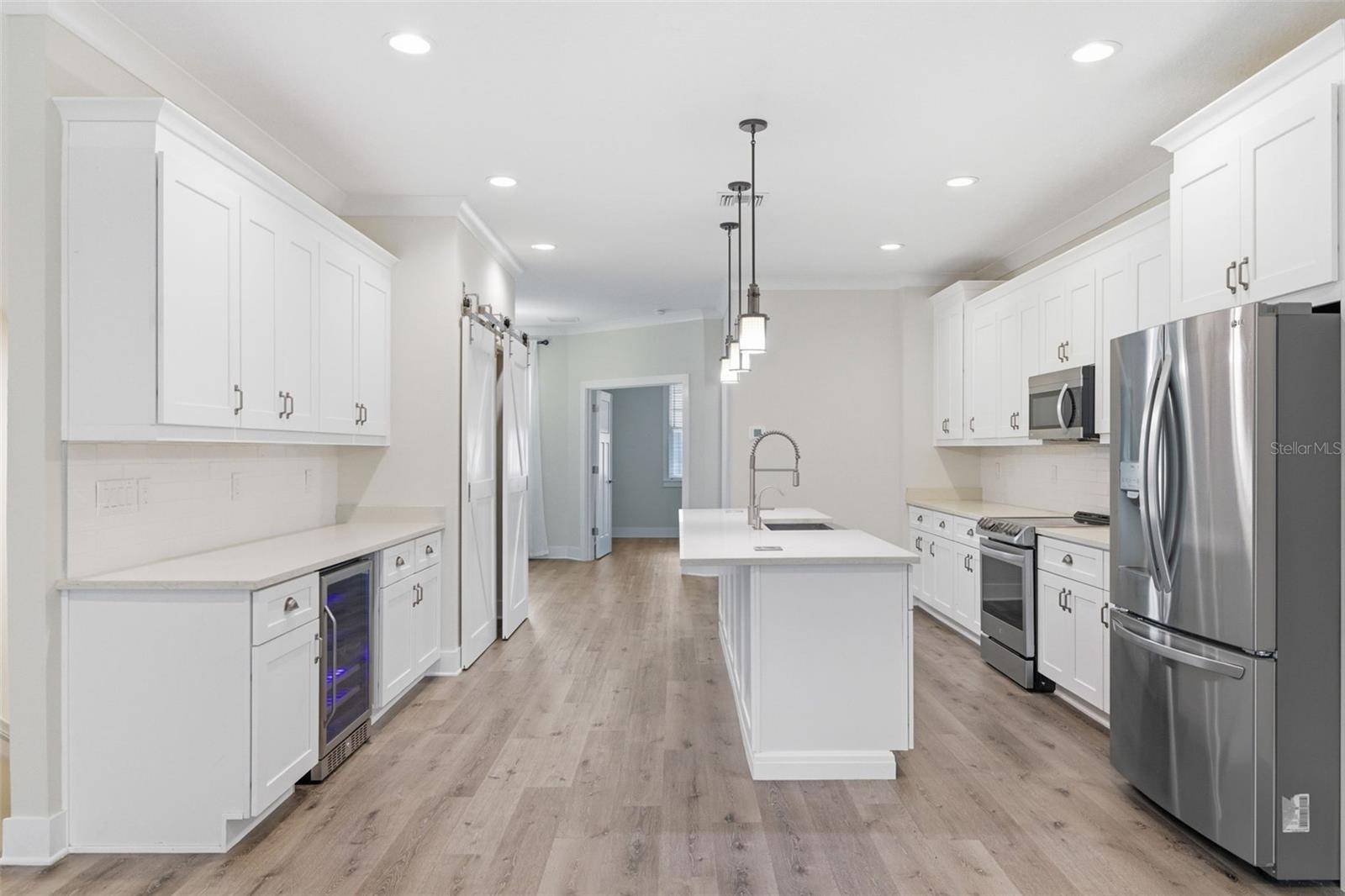 1225 SAVONA DR NE, ST PETERSBURG, FL, 33702