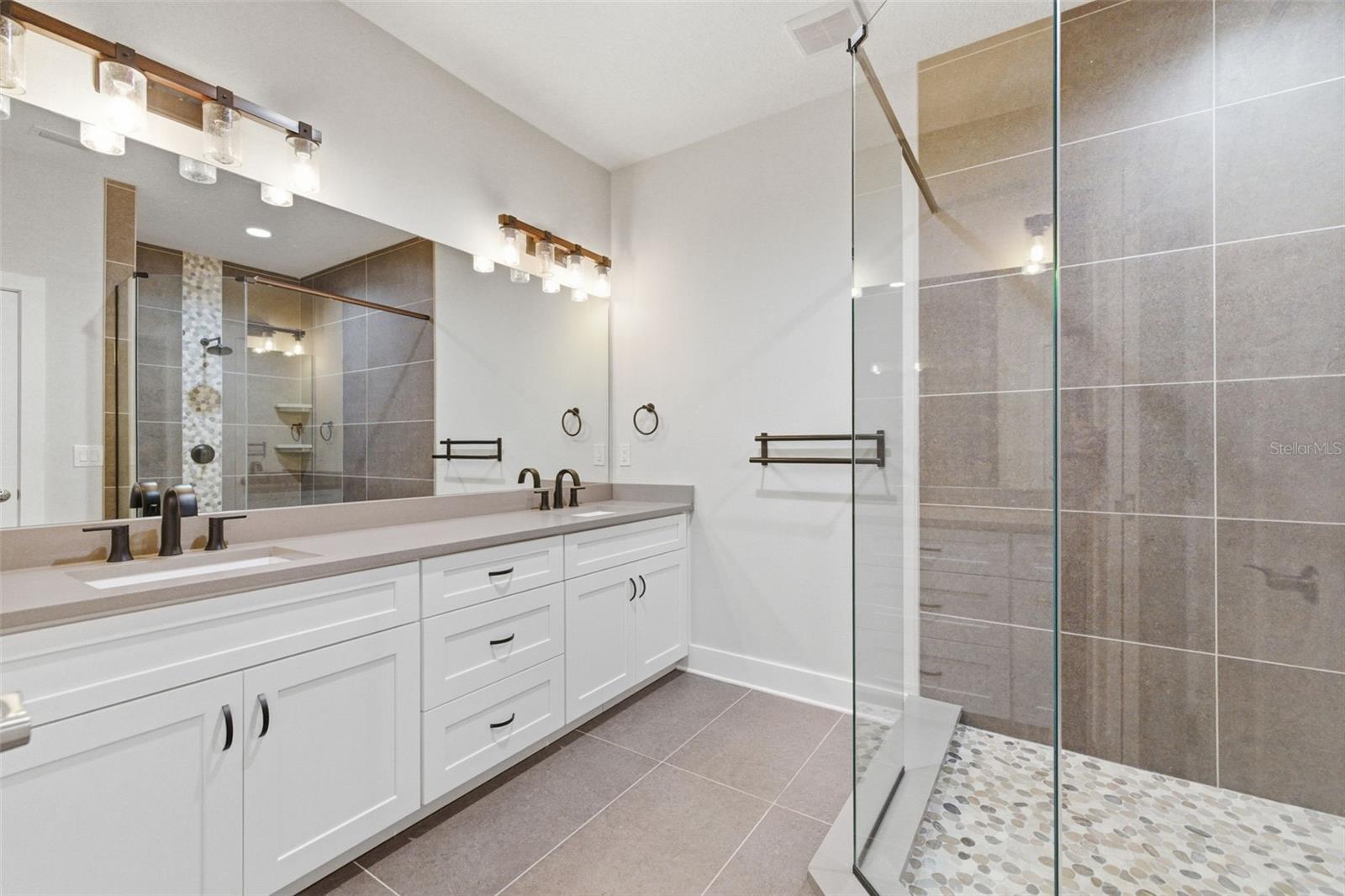 1225 SAVONA DR NE, ST PETERSBURG, FL, 33702