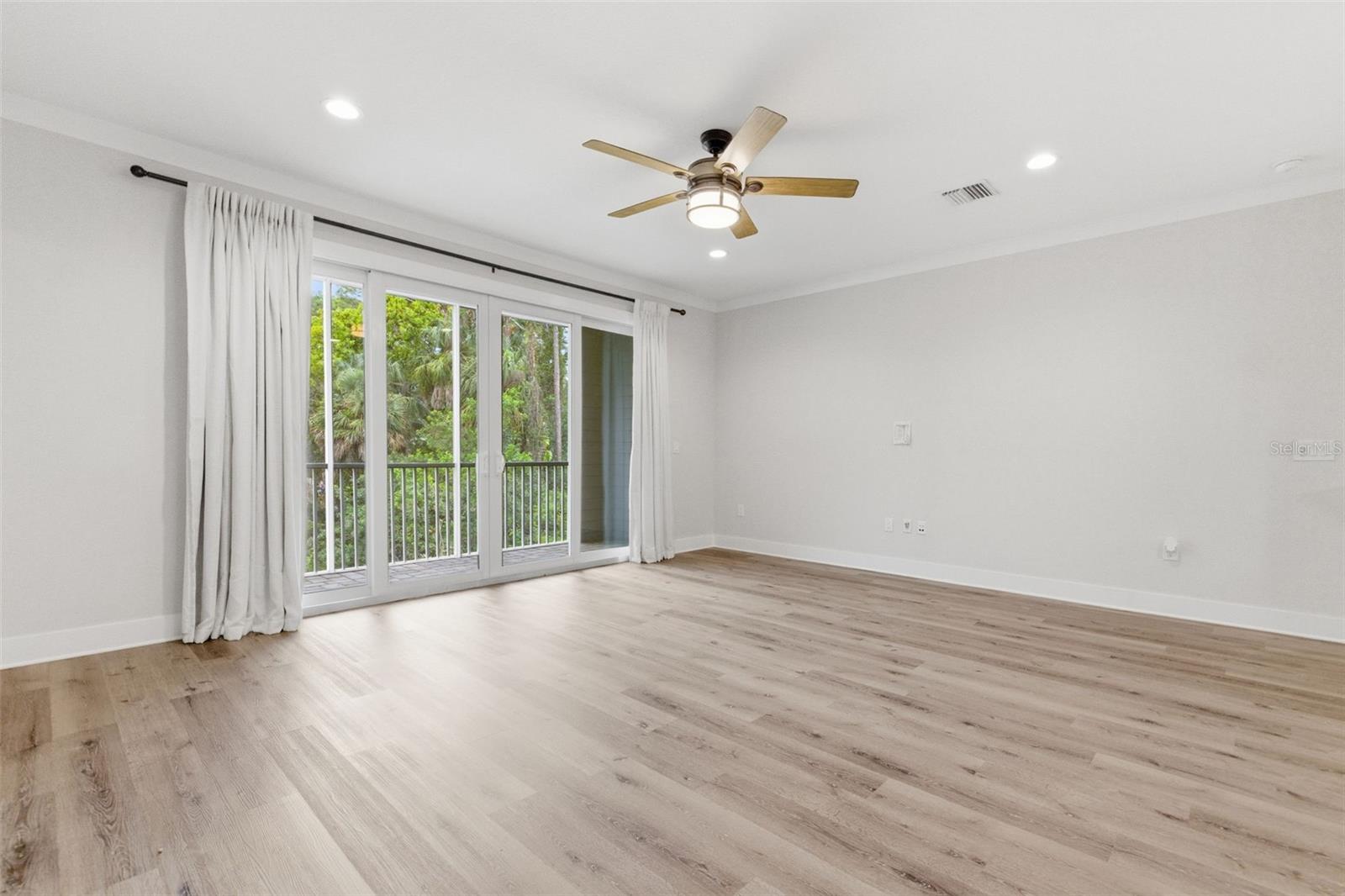 1225 SAVONA DR NE, ST PETERSBURG, FL, 33702