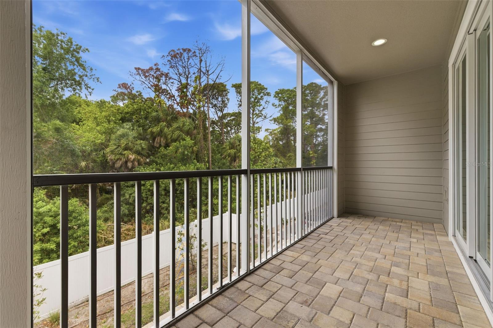 1225 SAVONA DR NE, ST PETERSBURG, FL, 33702