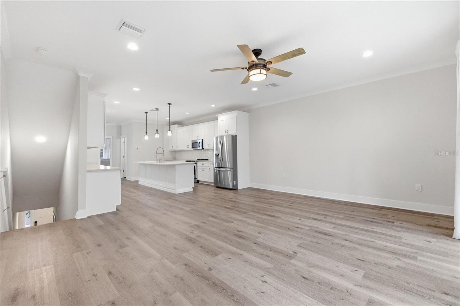 1225 SAVONA DR NE, ST PETERSBURG, FL, 33702