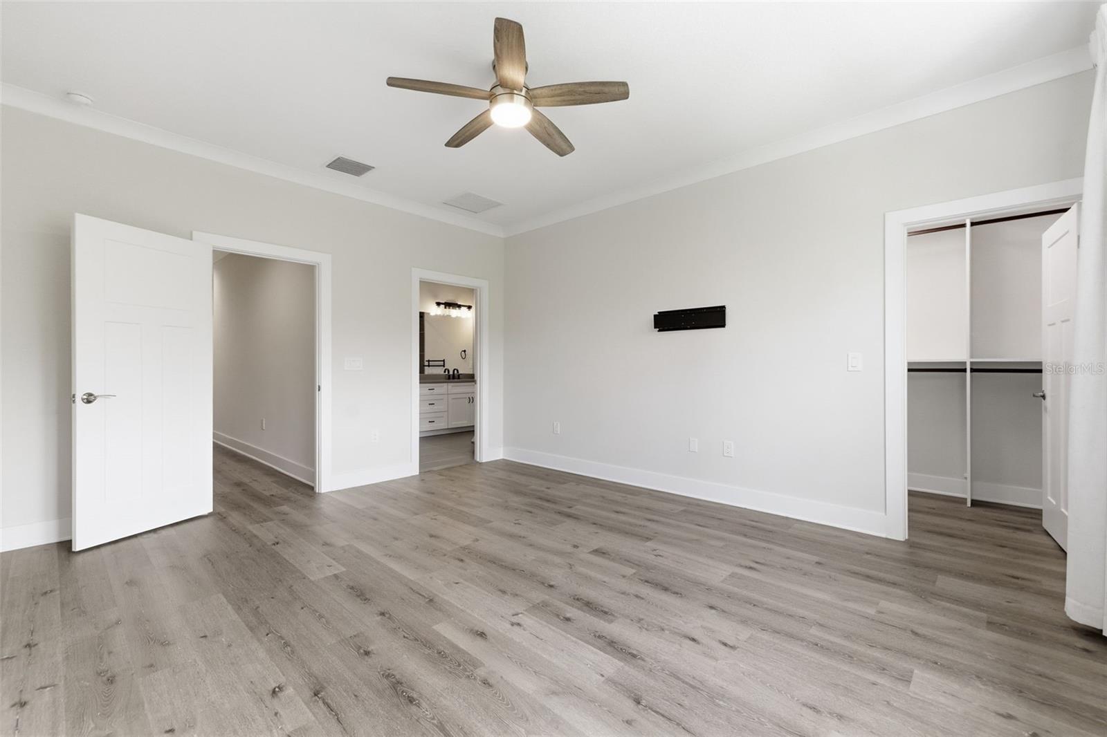 1225 SAVONA DR NE, ST PETERSBURG, FL, 33702