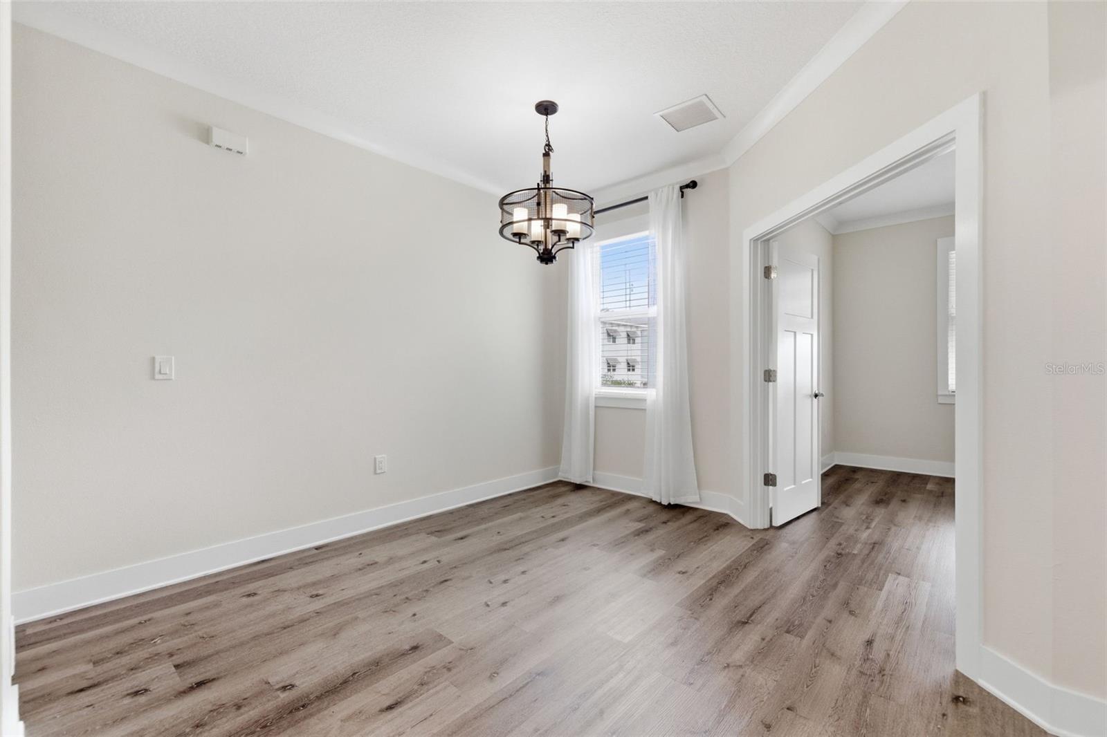 1225 SAVONA DR NE, ST PETERSBURG, FL, 33702