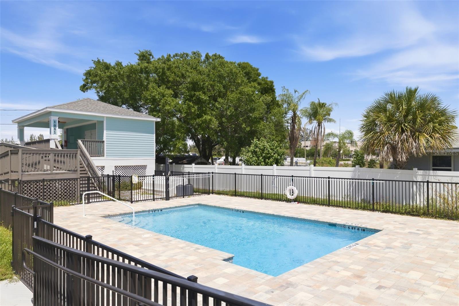 1225 SAVONA DR NE, ST PETERSBURG, FL, 33702