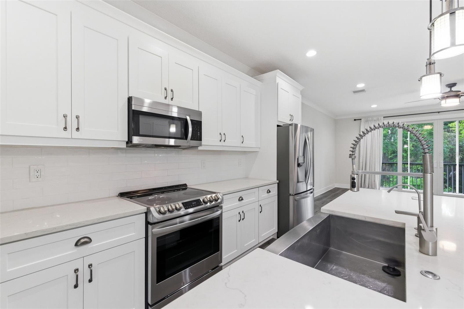 1225 SAVONA DR NE, ST PETERSBURG, FL, 33702