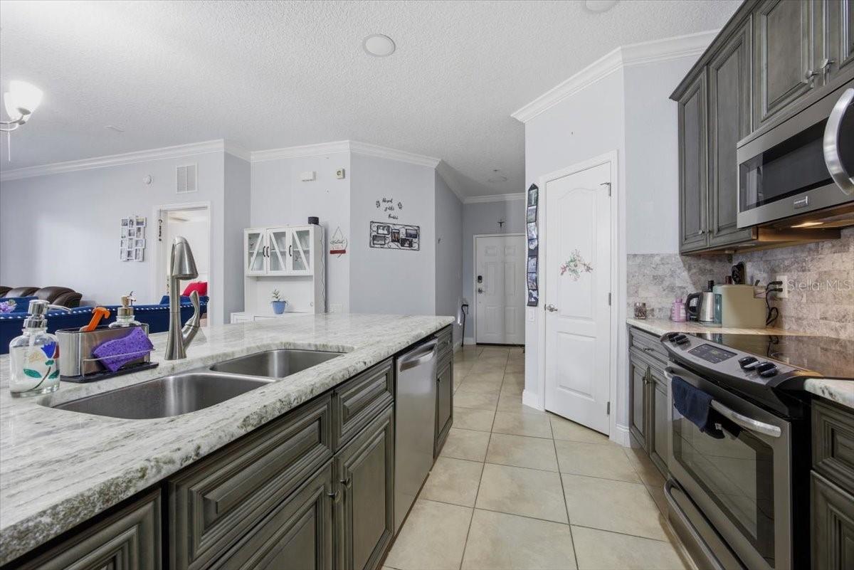 8302 PORTOFINO DR #101, DAVENPORT, FL, 33896