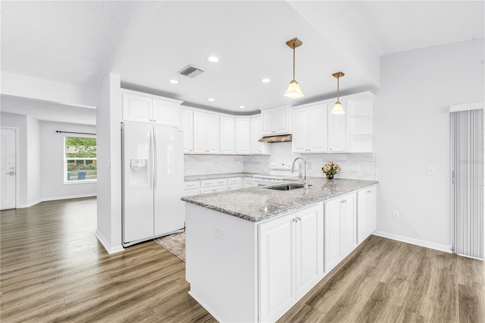 Open Kitchen Perfect For Entertaining