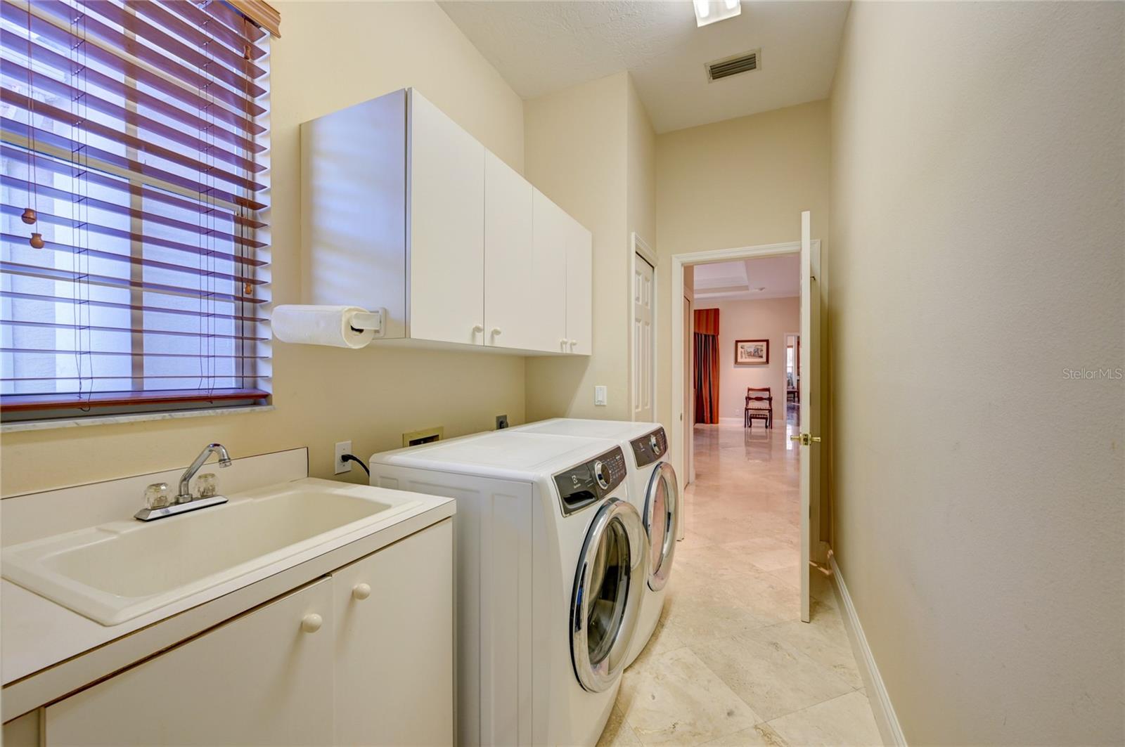 7825 WILTON CRESCENT CIR, UNIVERSITY PARK, FL, 34201