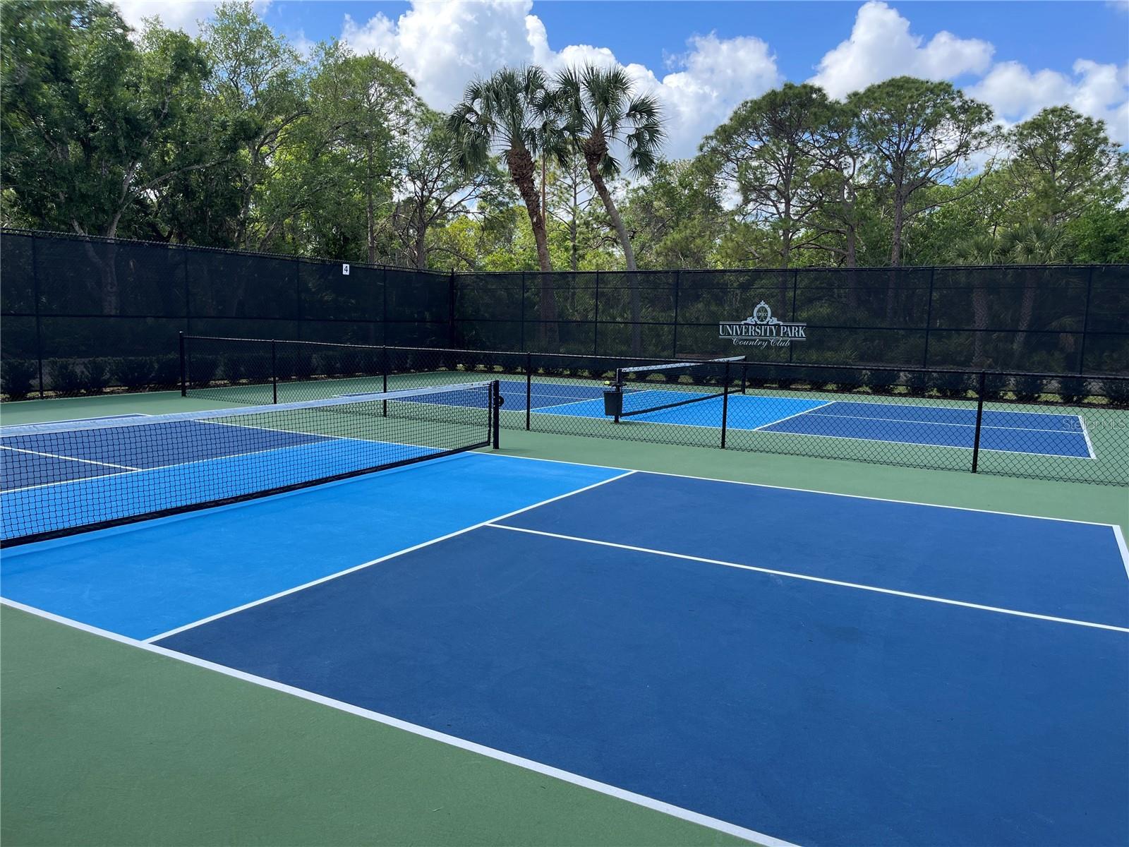 7825 WILTON CRESCENT CIR, UNIVERSITY PARK, FL, 34201