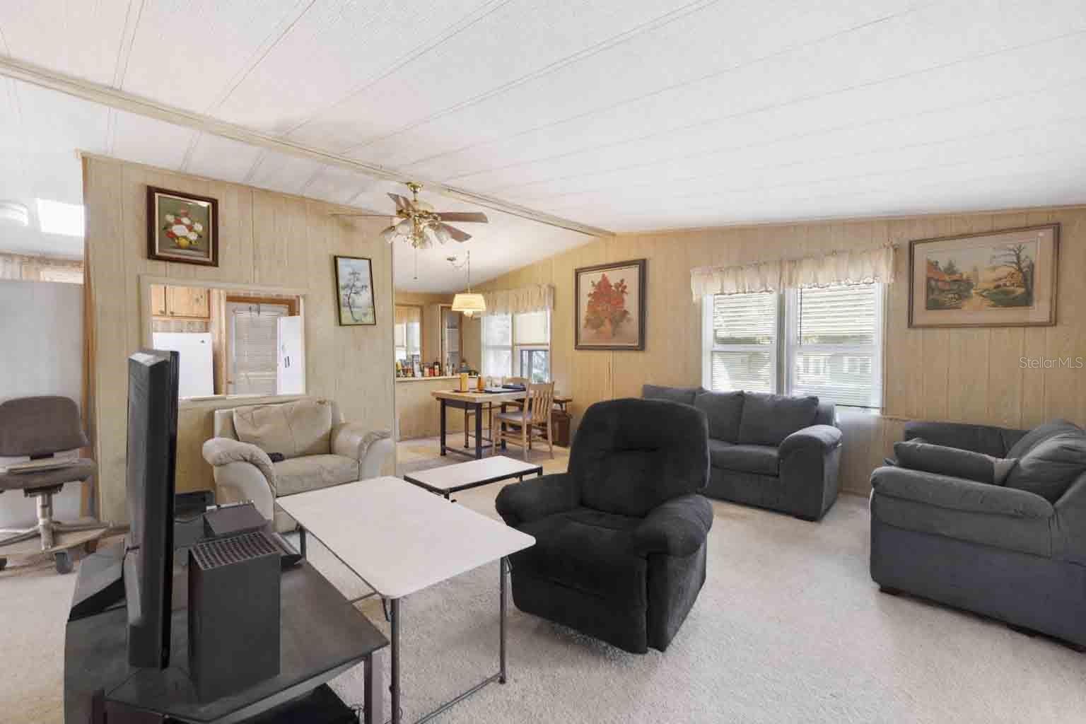 1763 W SCHWARTZ BLVD, LADY LAKE, FL, 32159