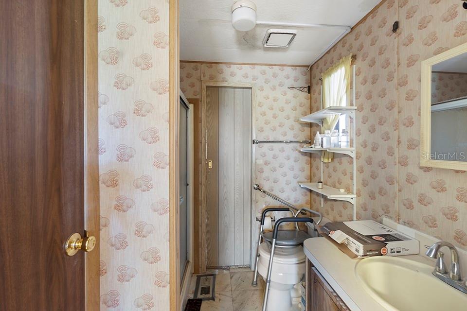 1763 W SCHWARTZ BLVD, LADY LAKE, FL, 32159