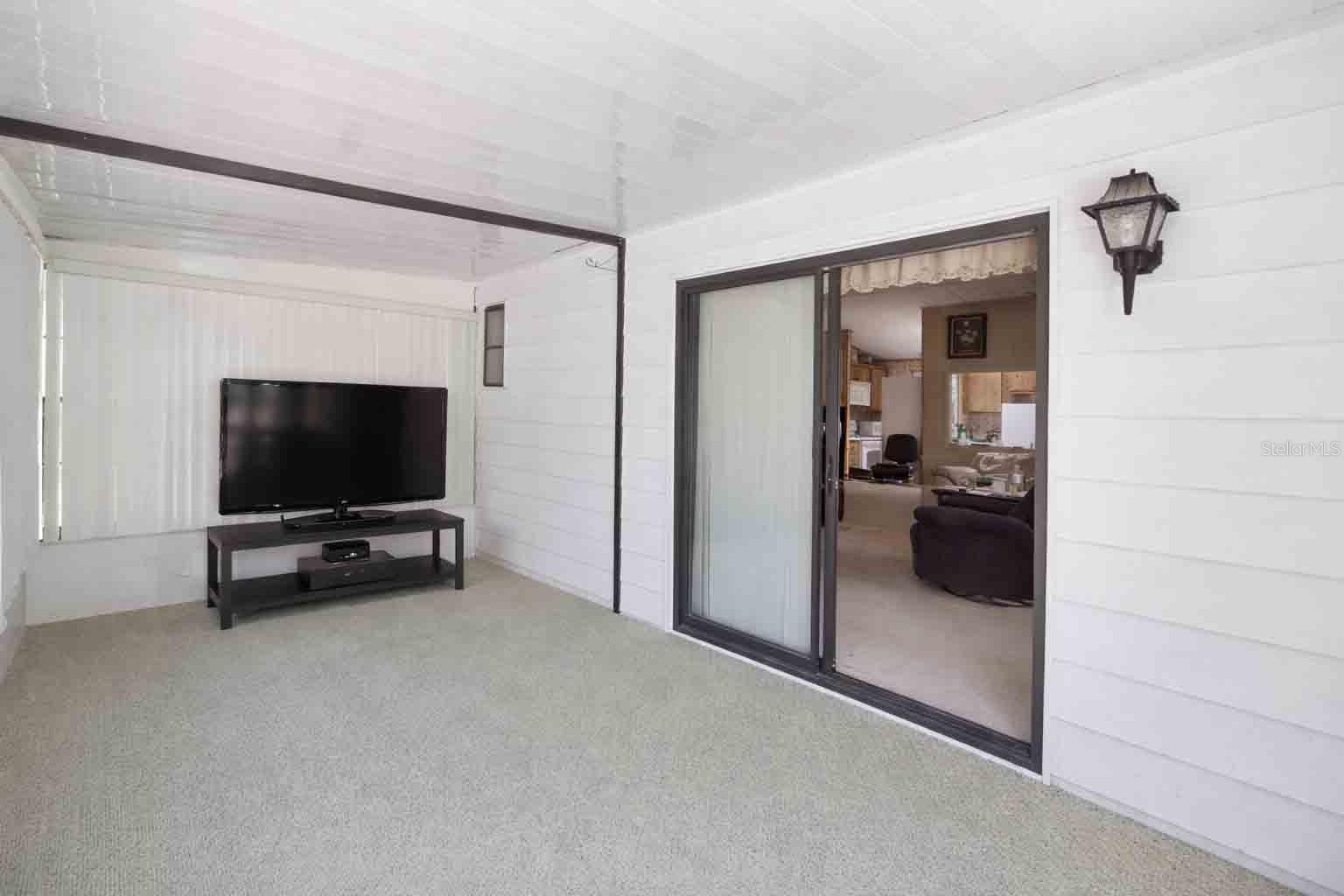 1763 W SCHWARTZ BLVD, LADY LAKE, FL, 32159