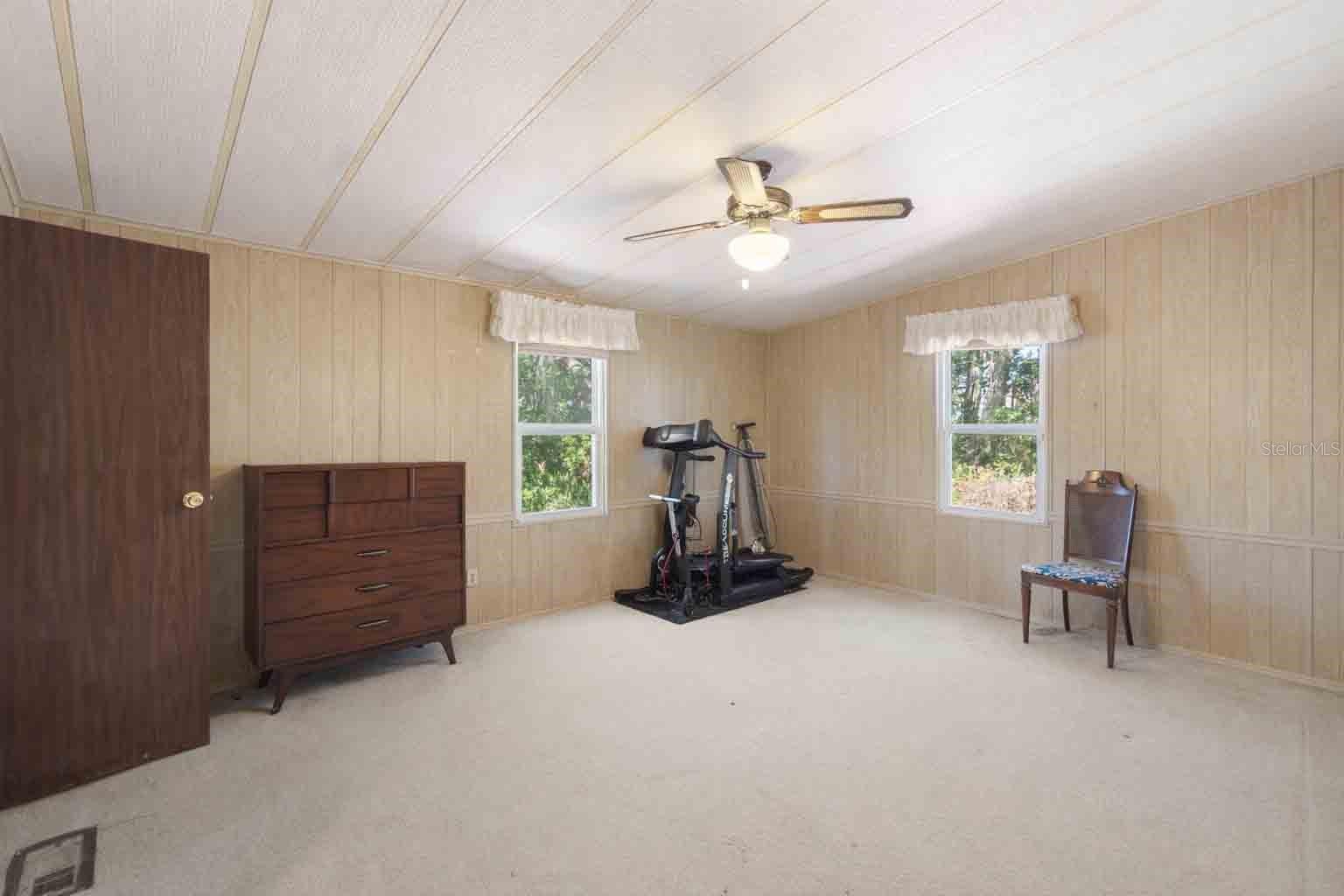 1763 W SCHWARTZ BLVD, LADY LAKE, FL, 32159
