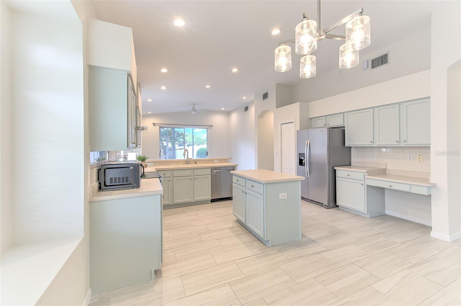 13760 OGAKOR DR, RIVERVIEW, FL, 33579