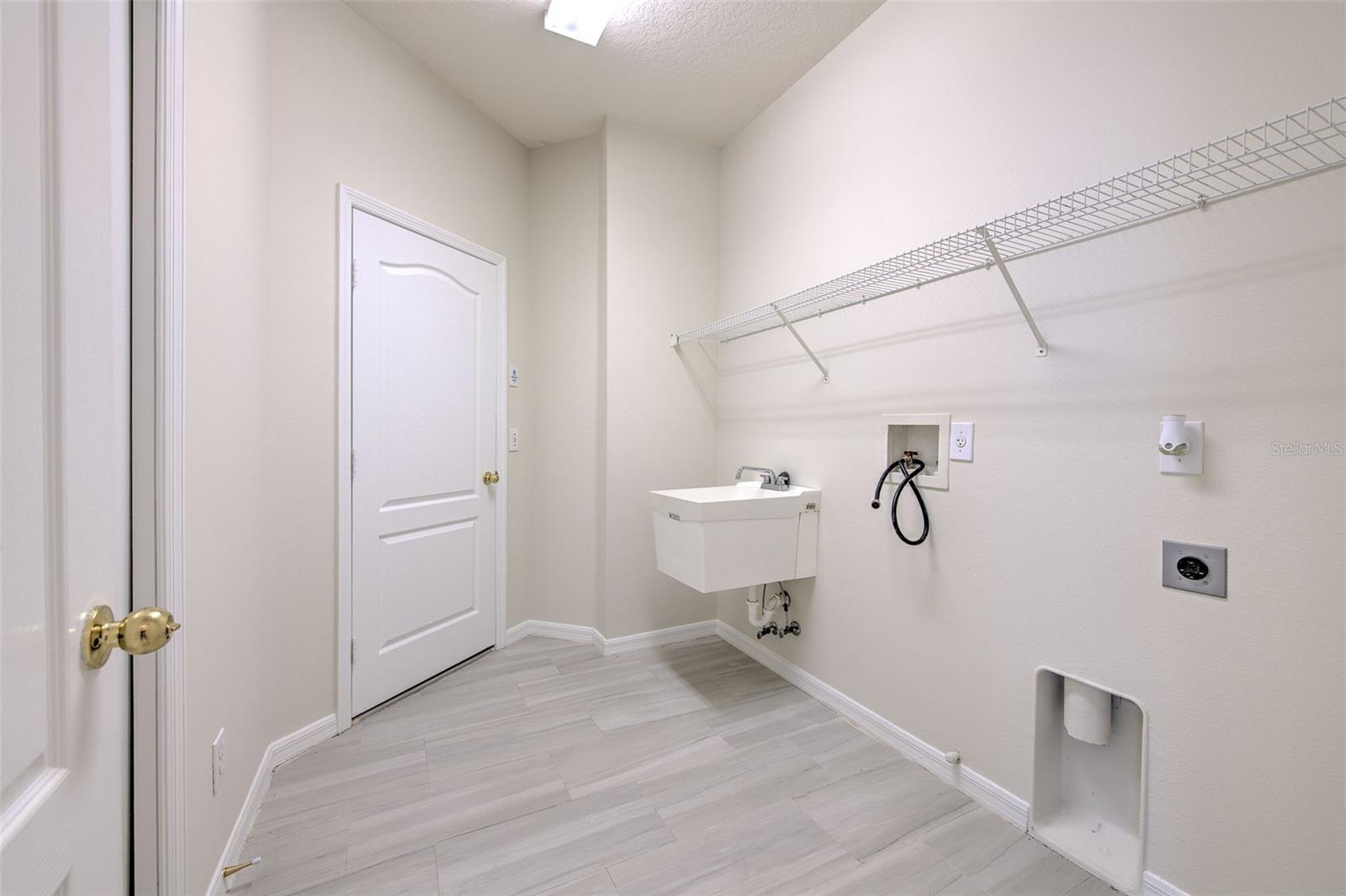 13760 OGAKOR DR, RIVERVIEW, FL, 33579